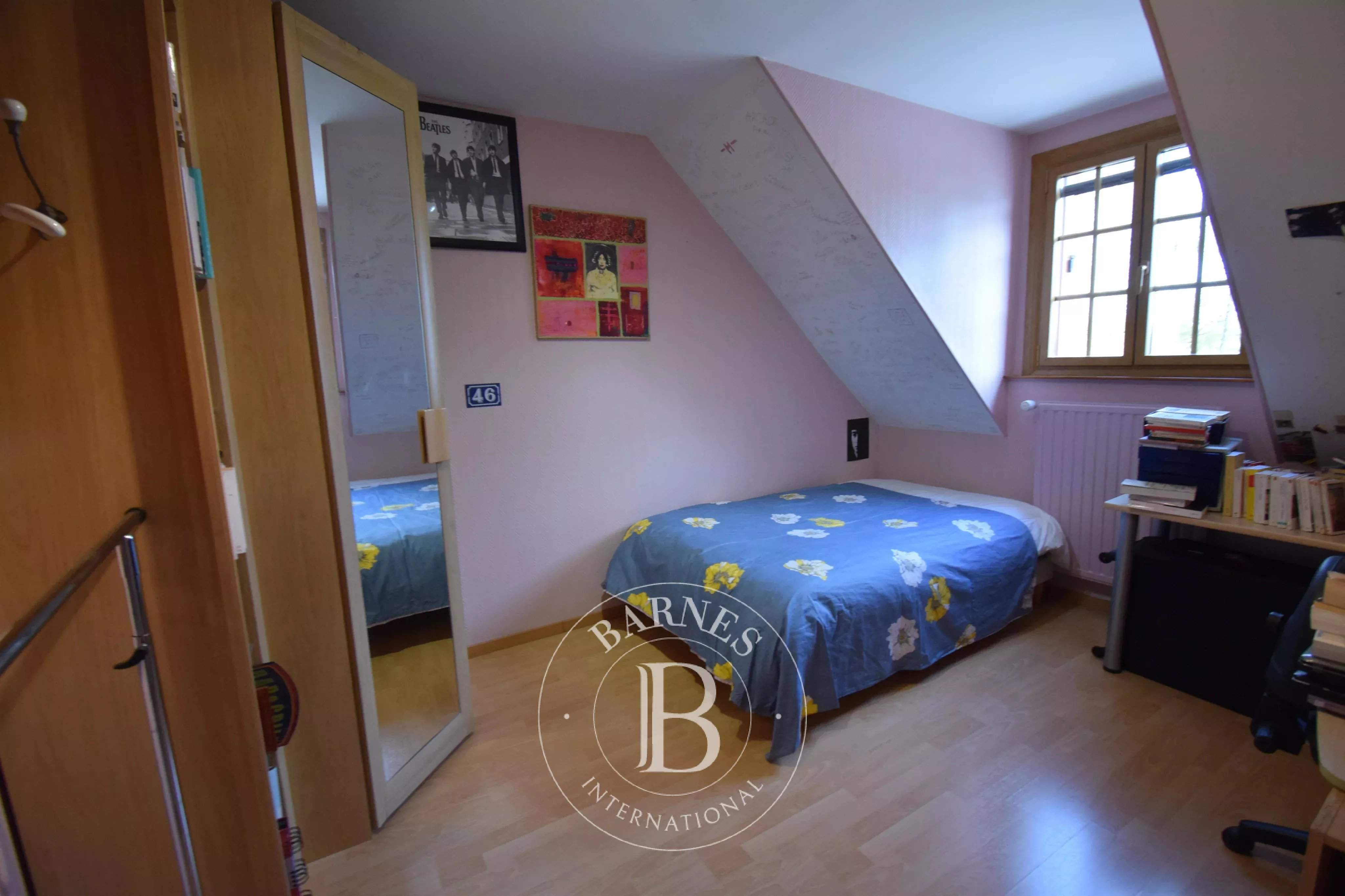 Vierzon  - Maison 7 Pi&egrave;ces 5 Chambres - picture 9