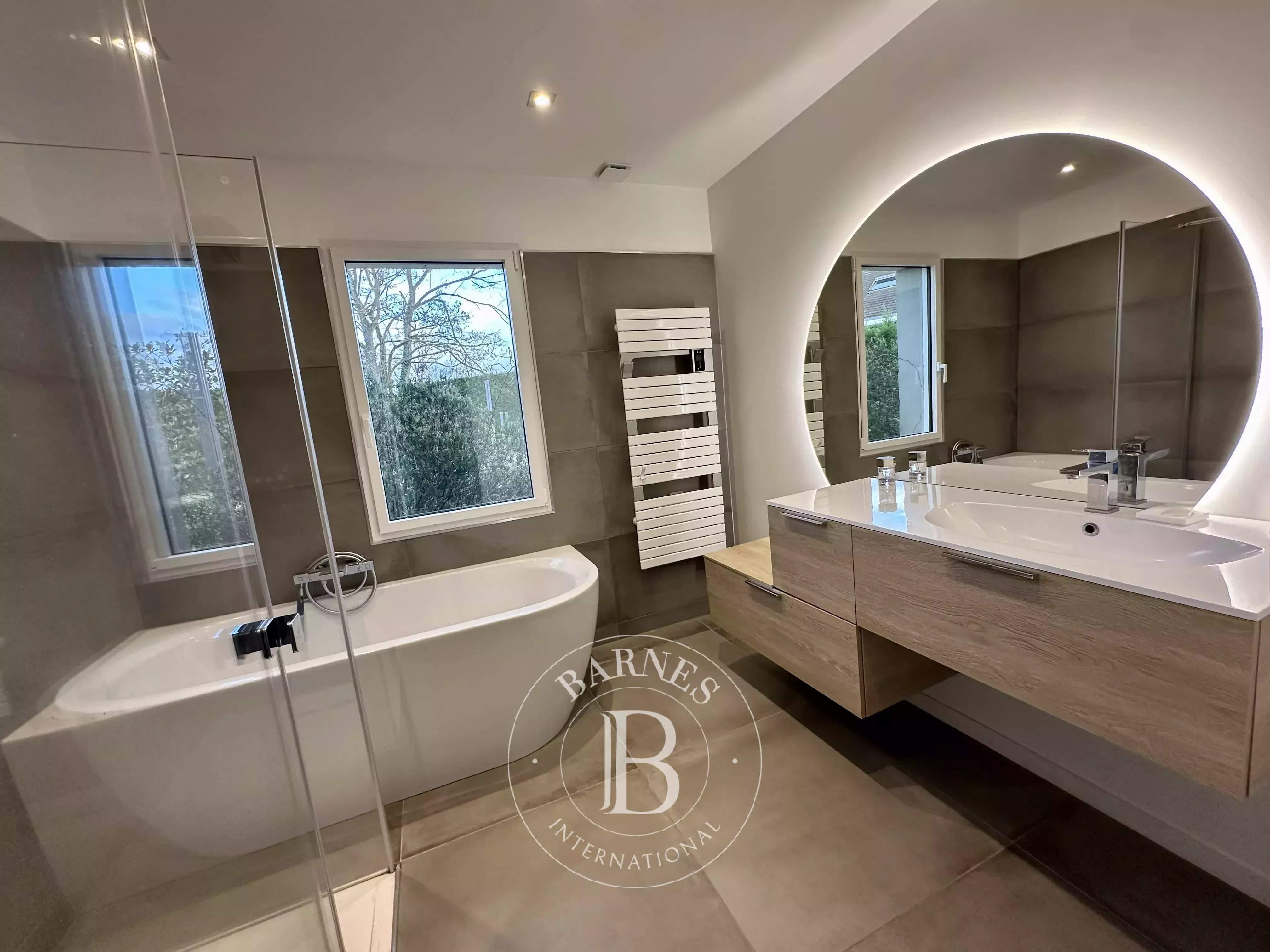 Saint-Denis-en-Val  - Villa 8 Cuartos 6 Habitaciones - picture 9