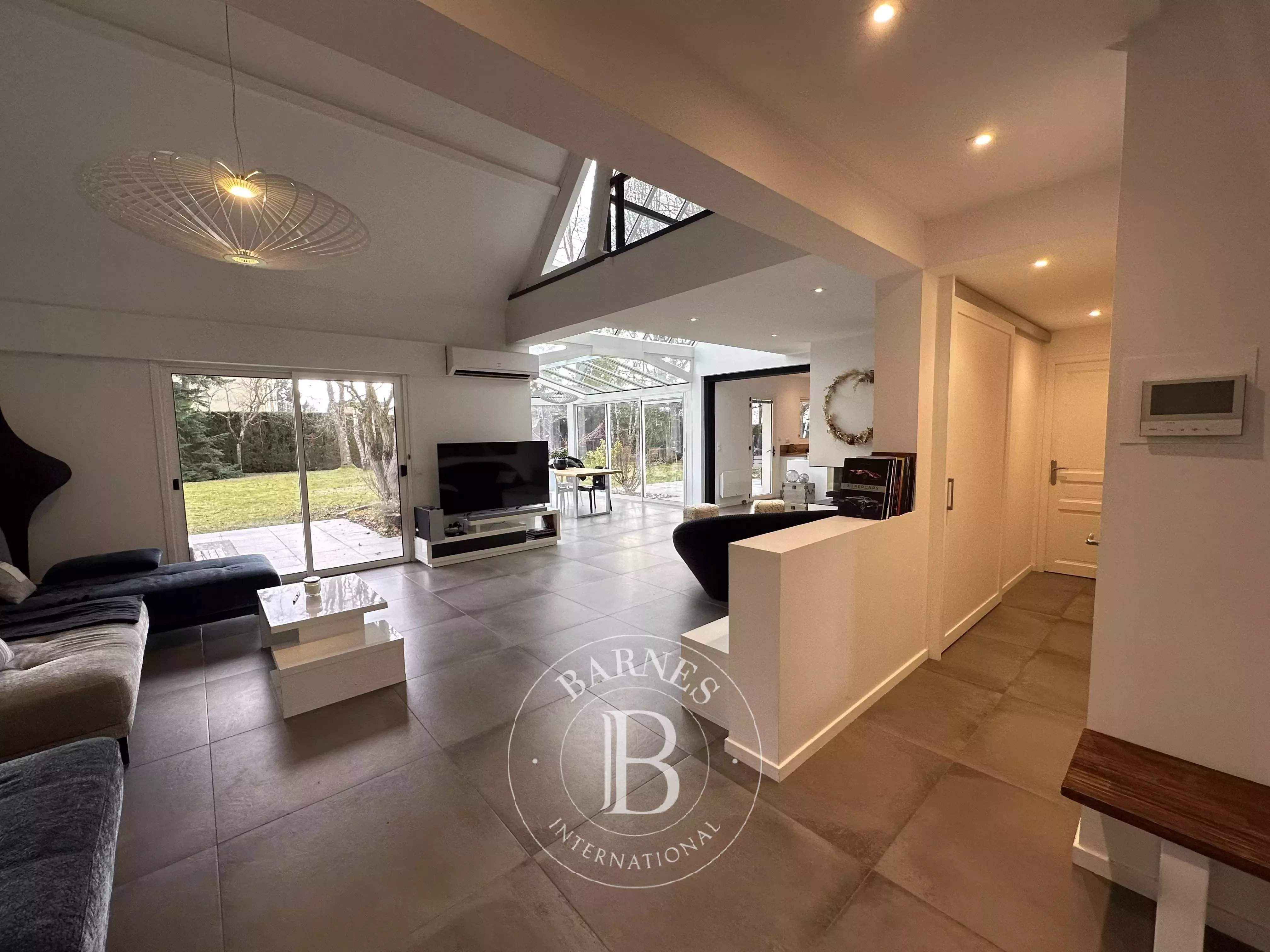 Saint-Denis-en-Val  - Villa 8 Cuartos 6 Habitaciones - picture 6