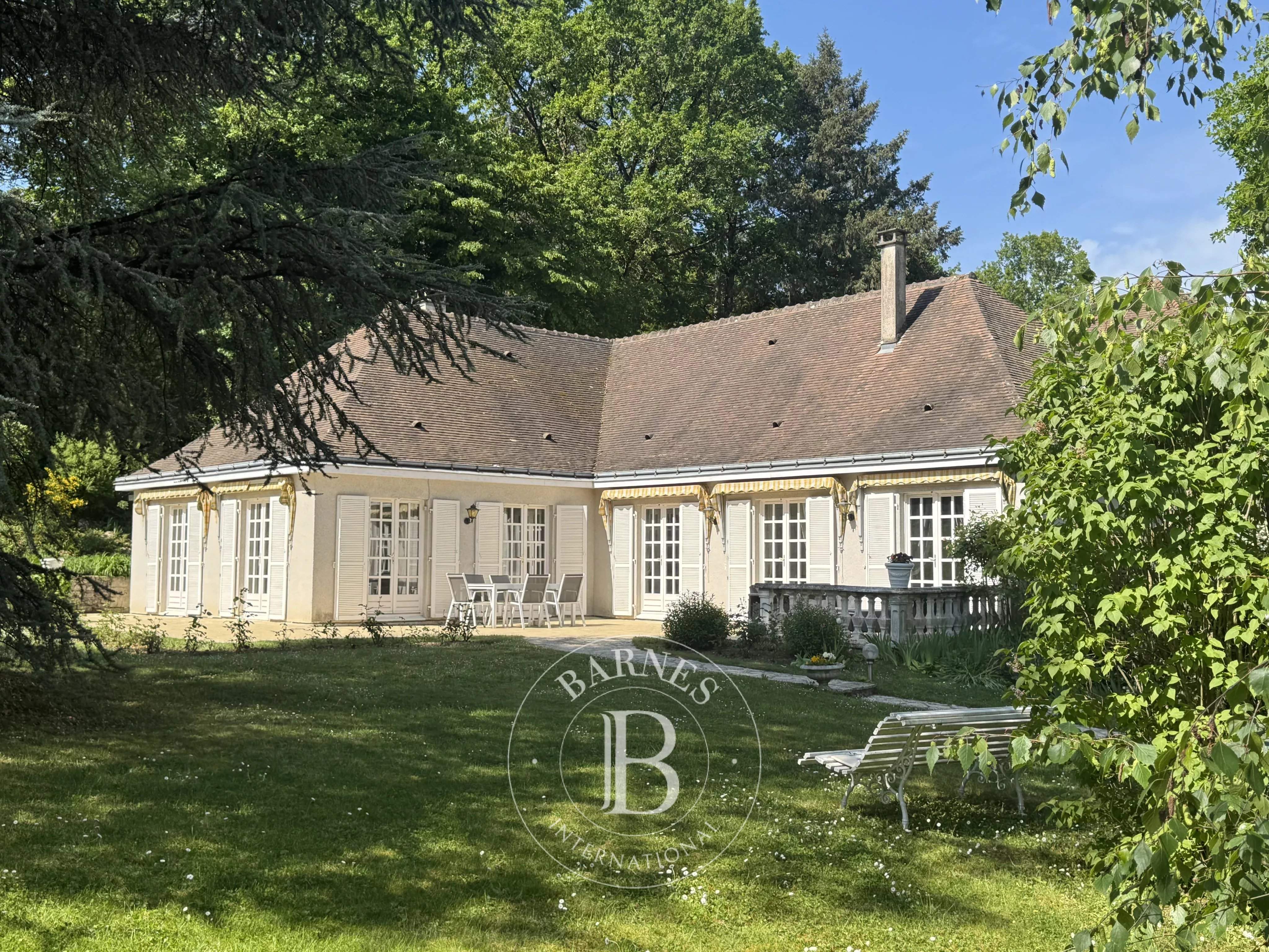 Blois  - Maison de ville 9 Pi&egrave;ces 4 Chambres - picture 1