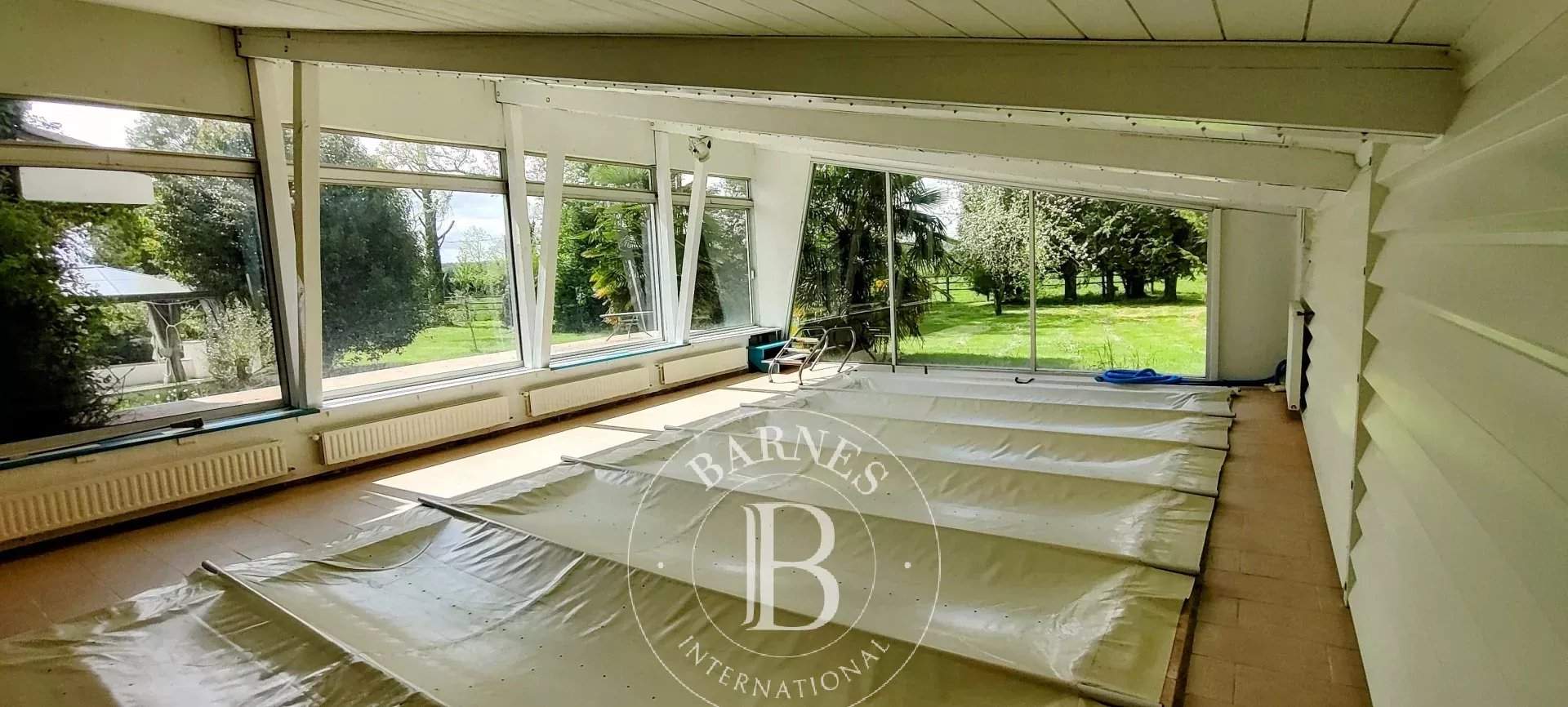 Decize  - Propriété 15 Pi&egrave;ces 6 Chambres - picture 7