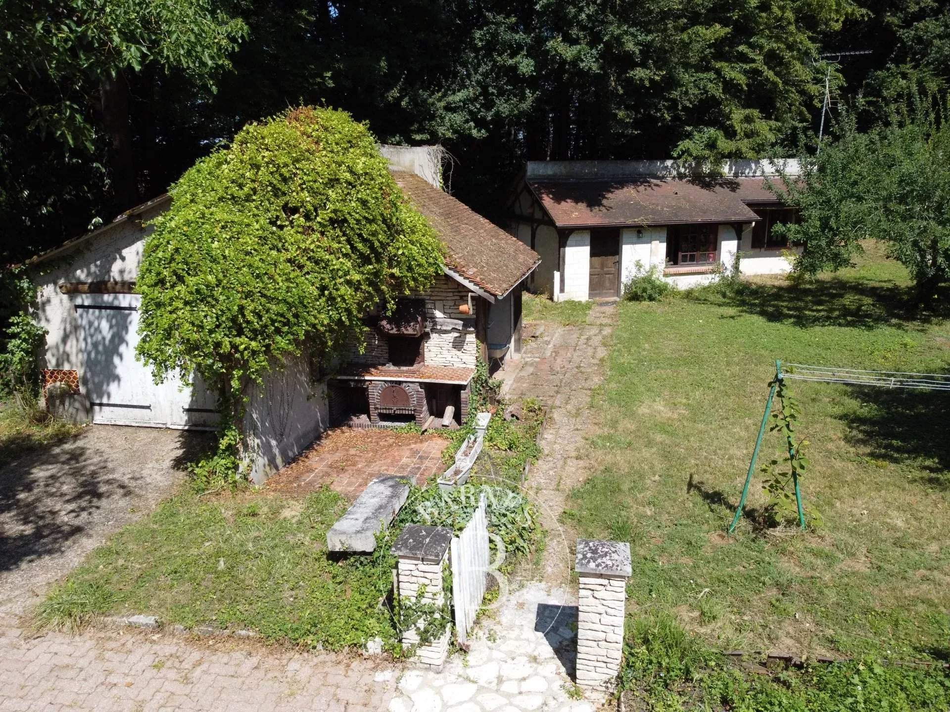 Ladon  - Property 6 Bedrooms - picture 13