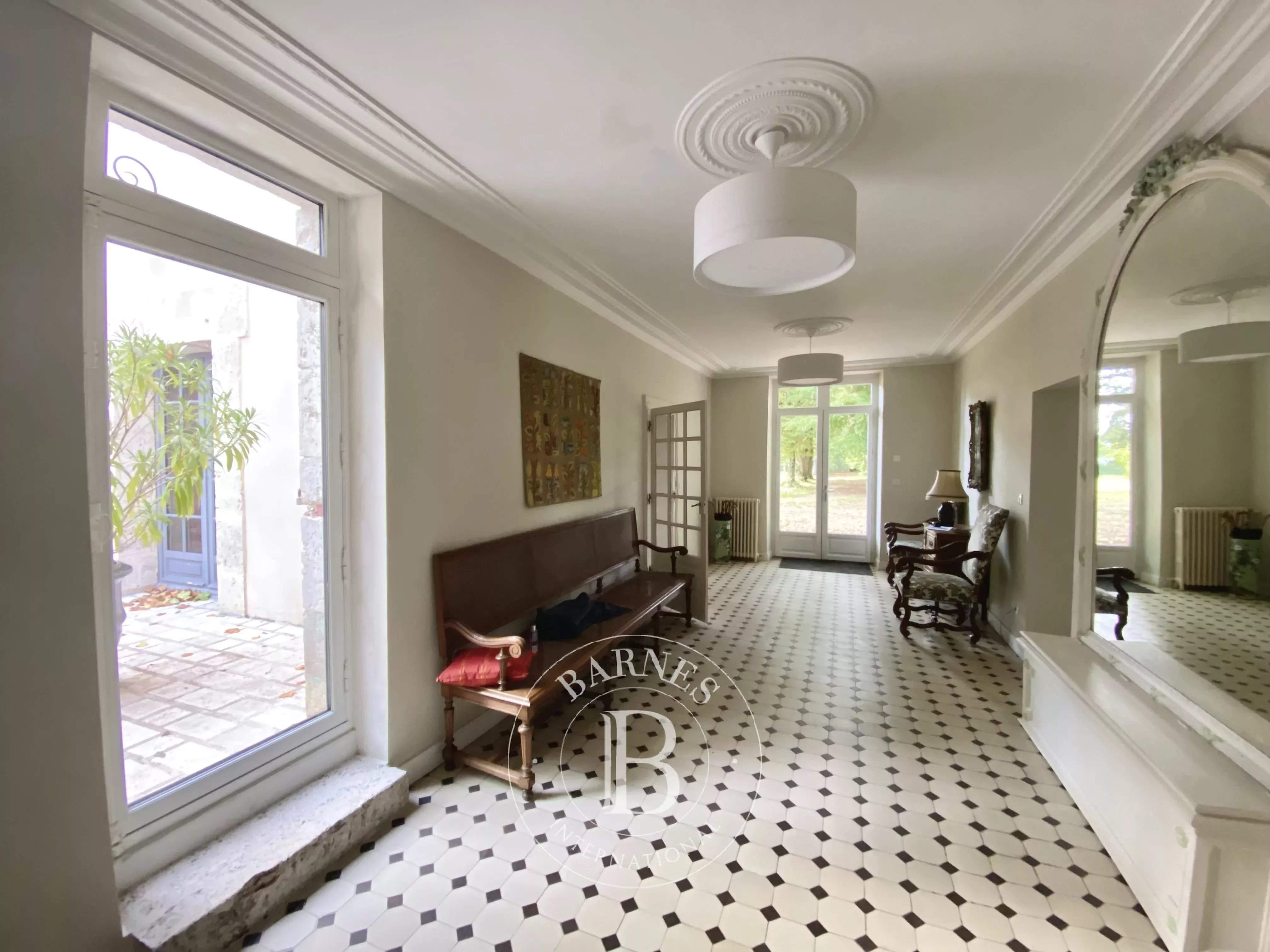 Blois  - Maison 15 Pi&egrave;ces 9 Chambres - picture 3