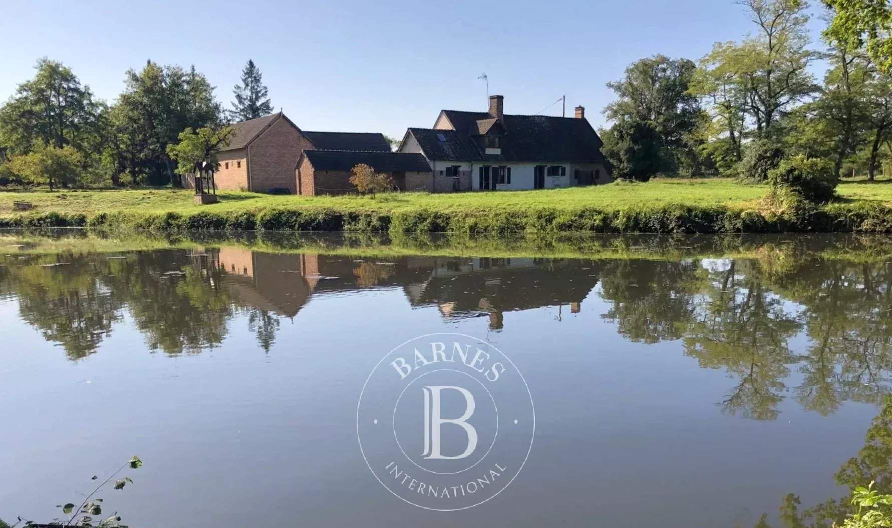 Aubigny-sur-Nère  - Property 4 Bedrooms - picture 1