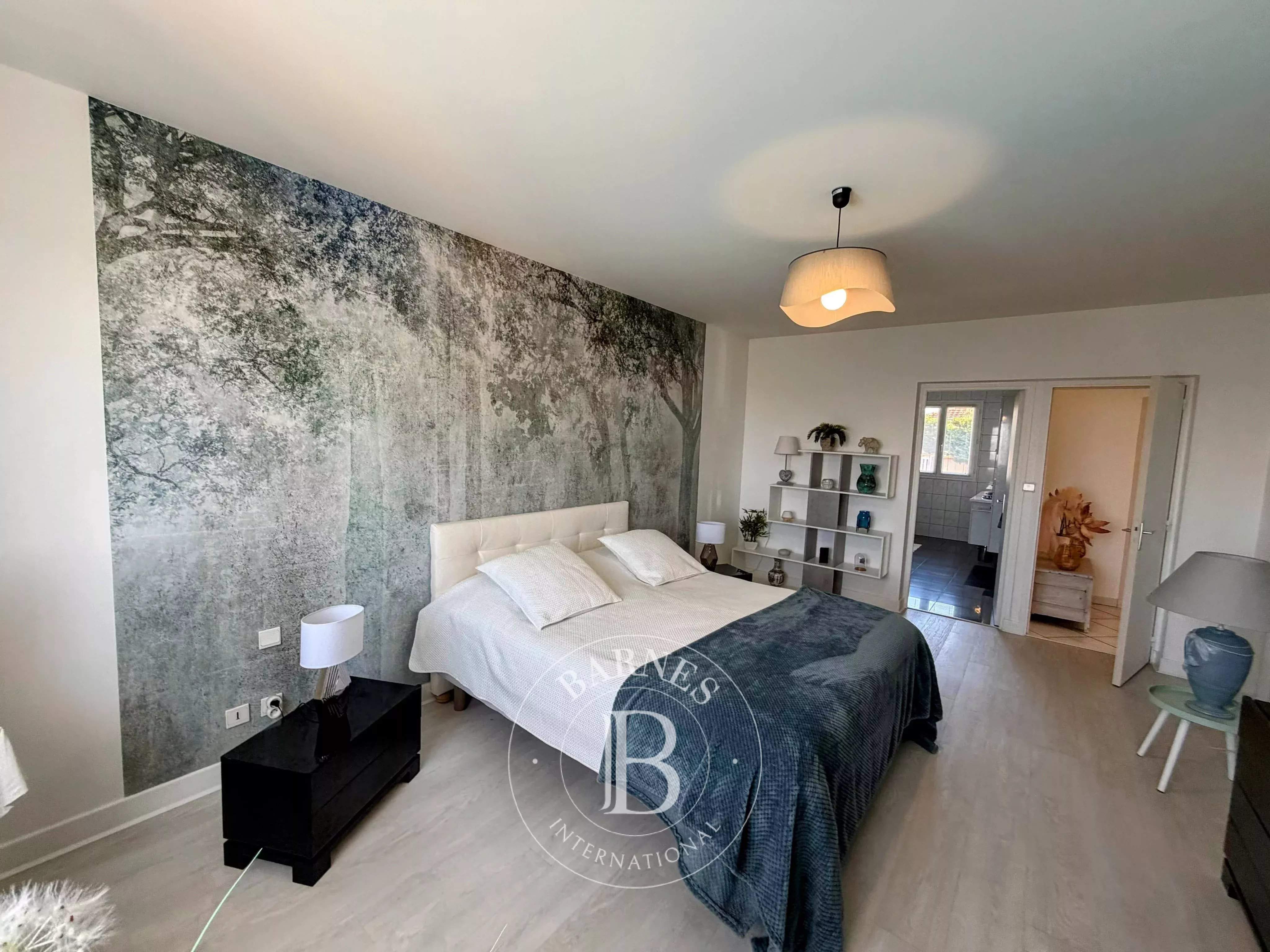 Vichy  - Villa 17 Pi&egrave;ces 3 Chambres - picture 7