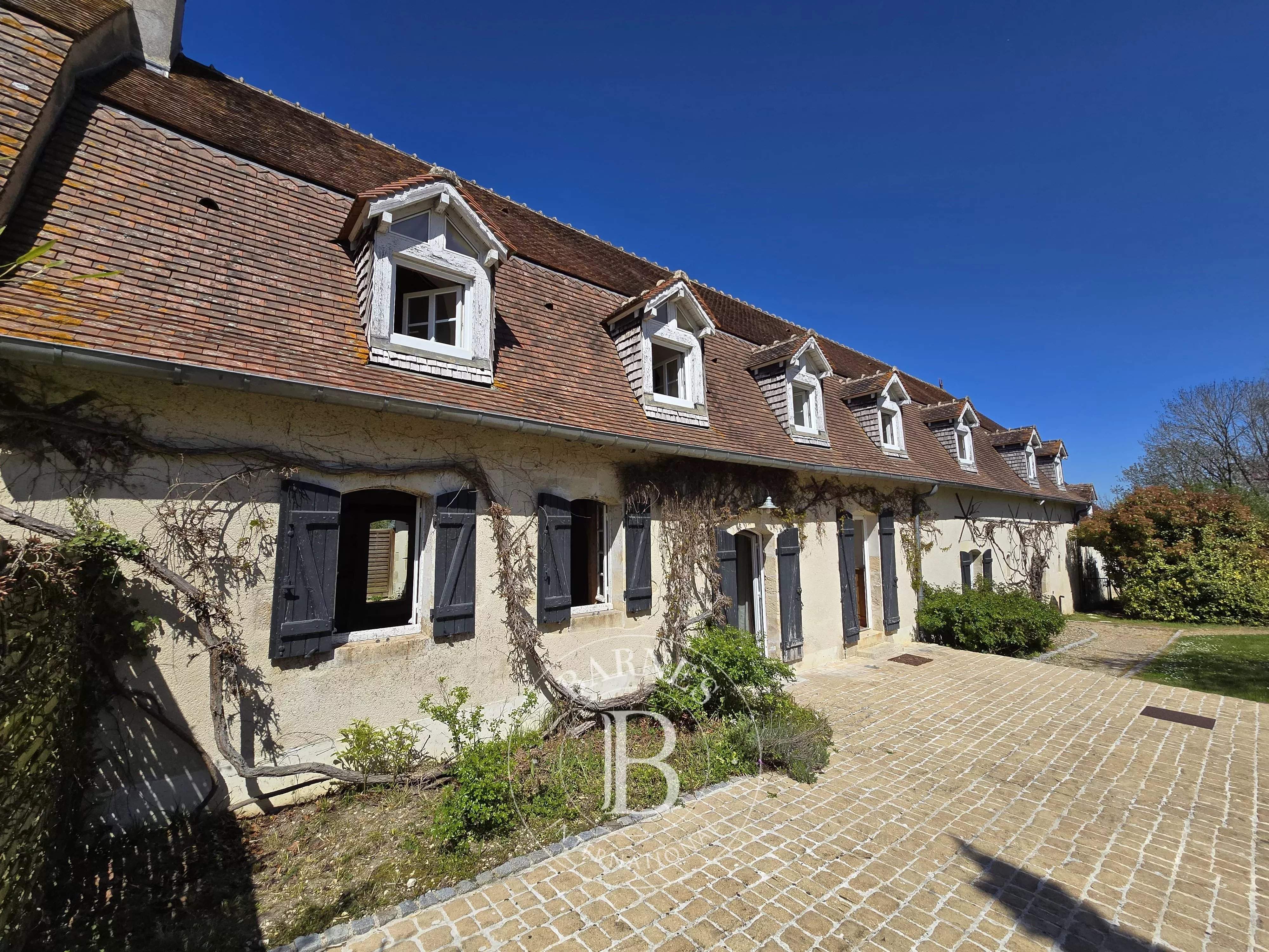 Marmagne  - Maison de village 18 Pi&egrave;ces 5 Chambres - picture 3