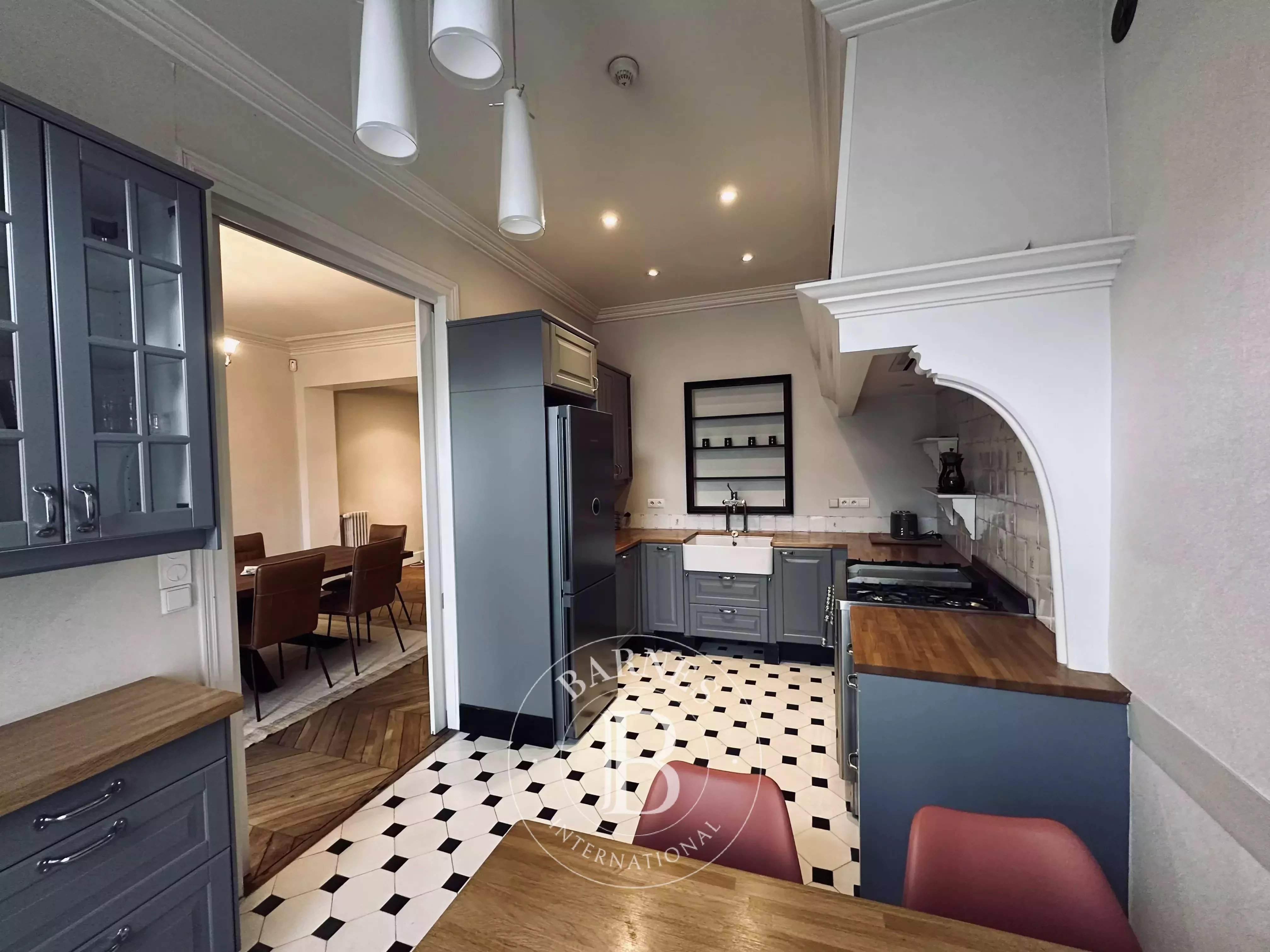 Montargis  - Hôtel particulier 9 Pi&egrave;ces 6 Chambres - picture 5