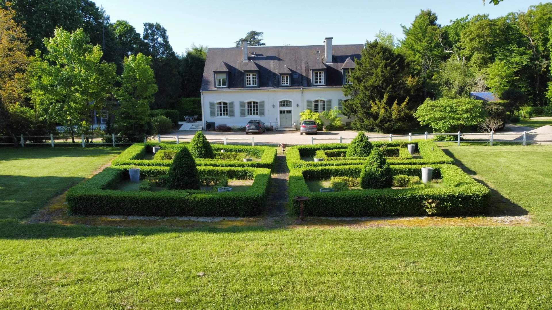 Bourges  - Propriété 11 Pi&egrave;ces 7 Chambres - picture 2