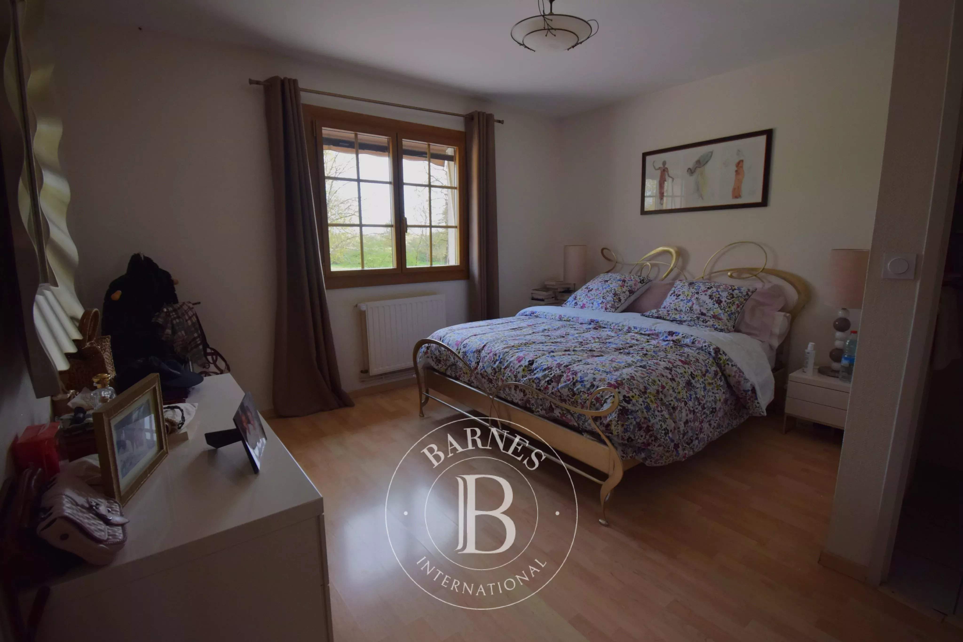 Vierzon  - Maison 7 Pi&egrave;ces 5 Chambres - picture 7