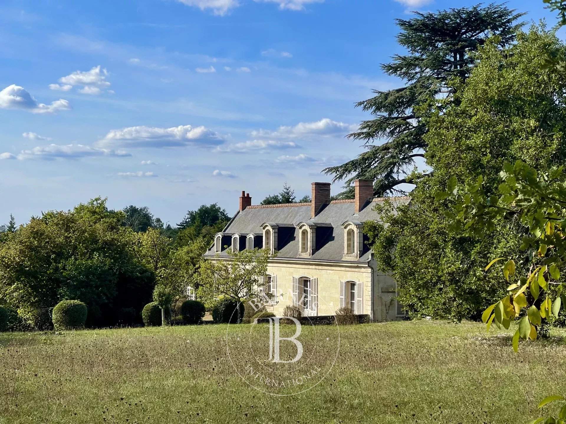 Tours  - Property 9 Bedrooms - picture 5