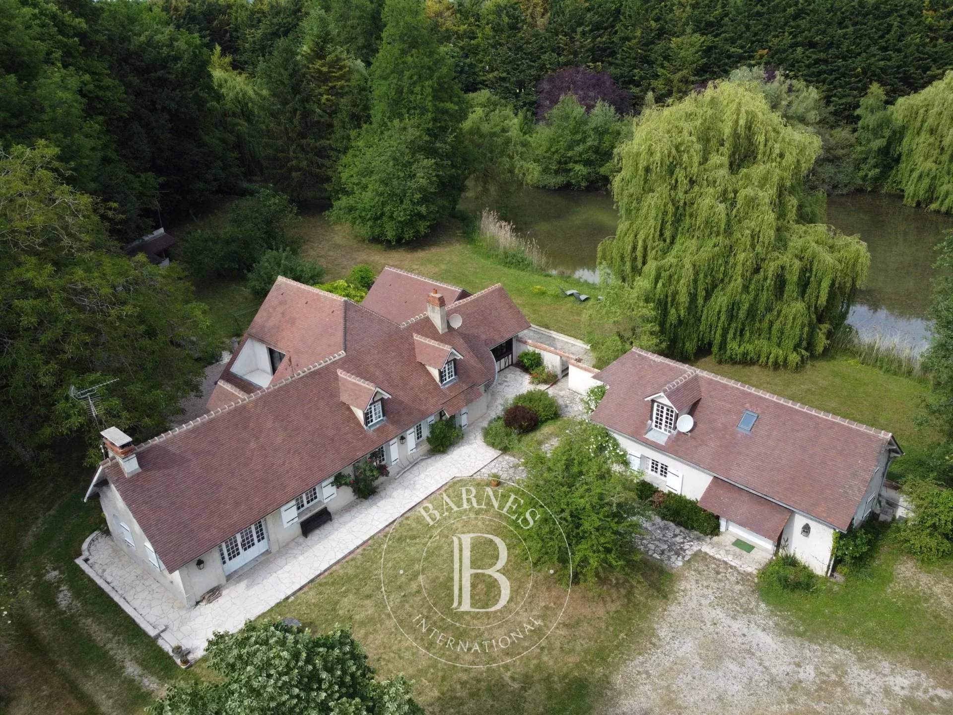 Ladon  - Property 6 Bedrooms - picture 12
