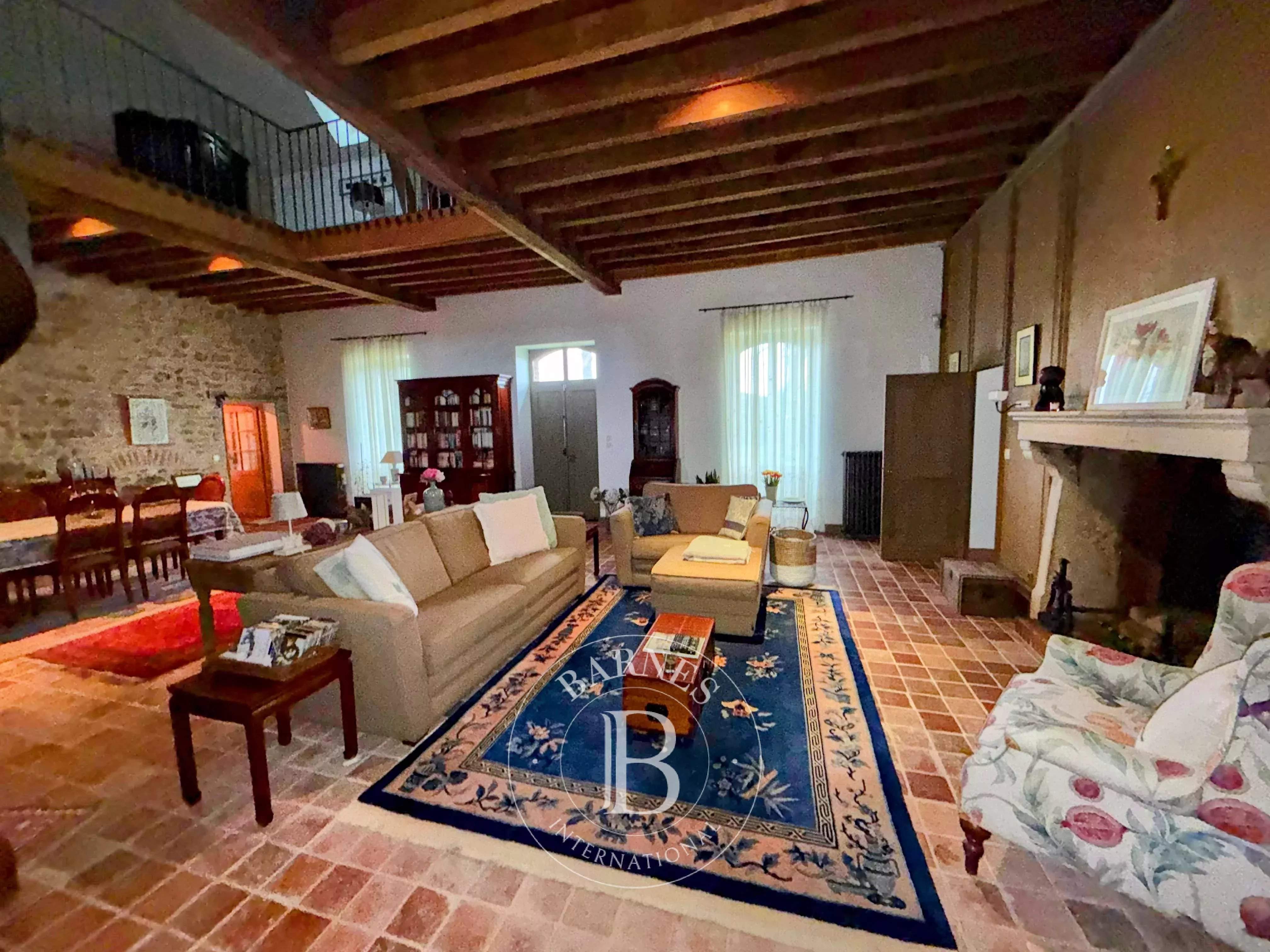 Decize  - Maison 12 Pi&egrave;ces 3 Chambres - picture 4