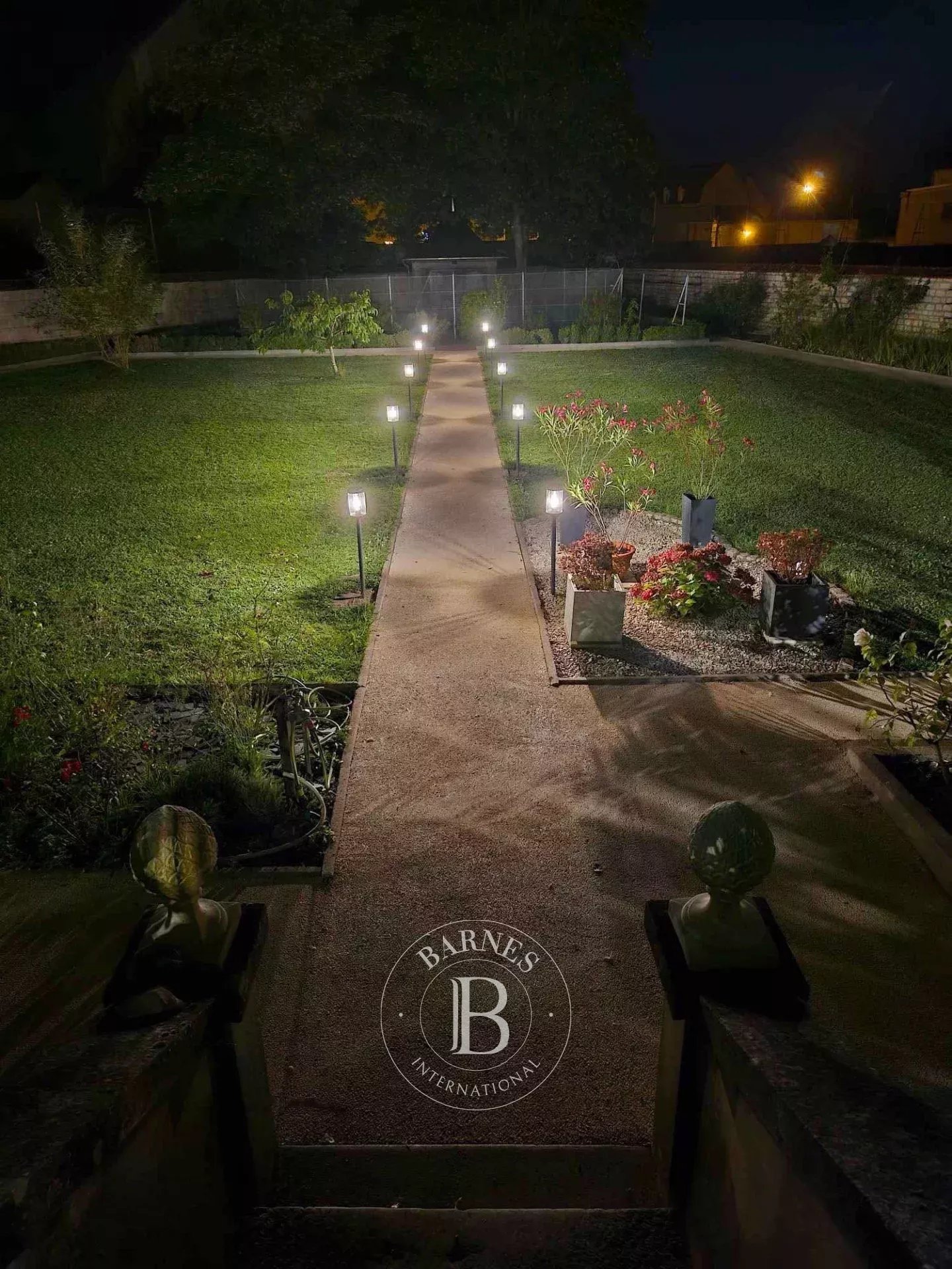 Nevers  - Bed and breakfast 9 Bedrooms - picture 8