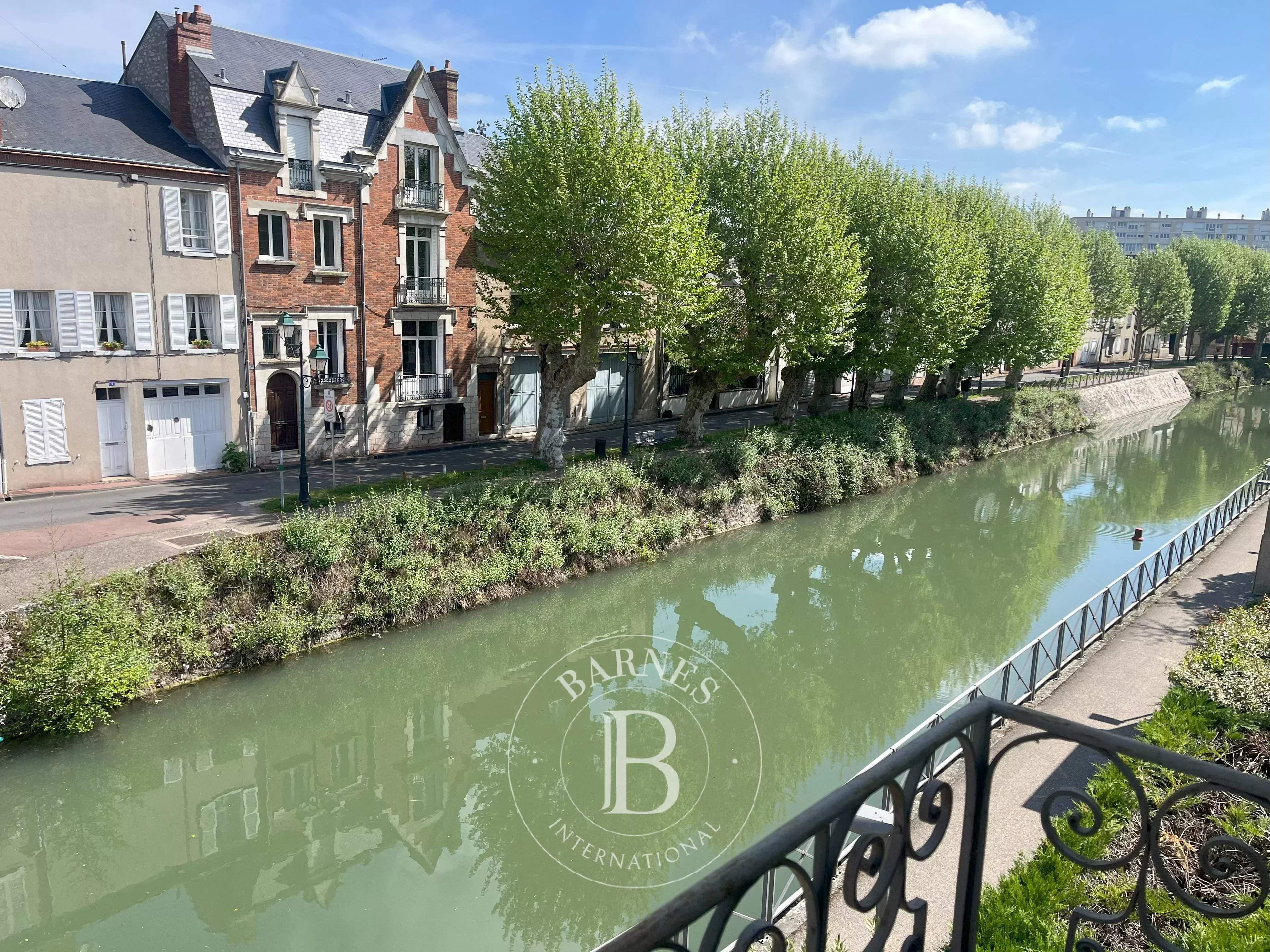 Montargis  - Hôtel particulier 9 Pi&egrave;ces 6 Chambres - picture 14