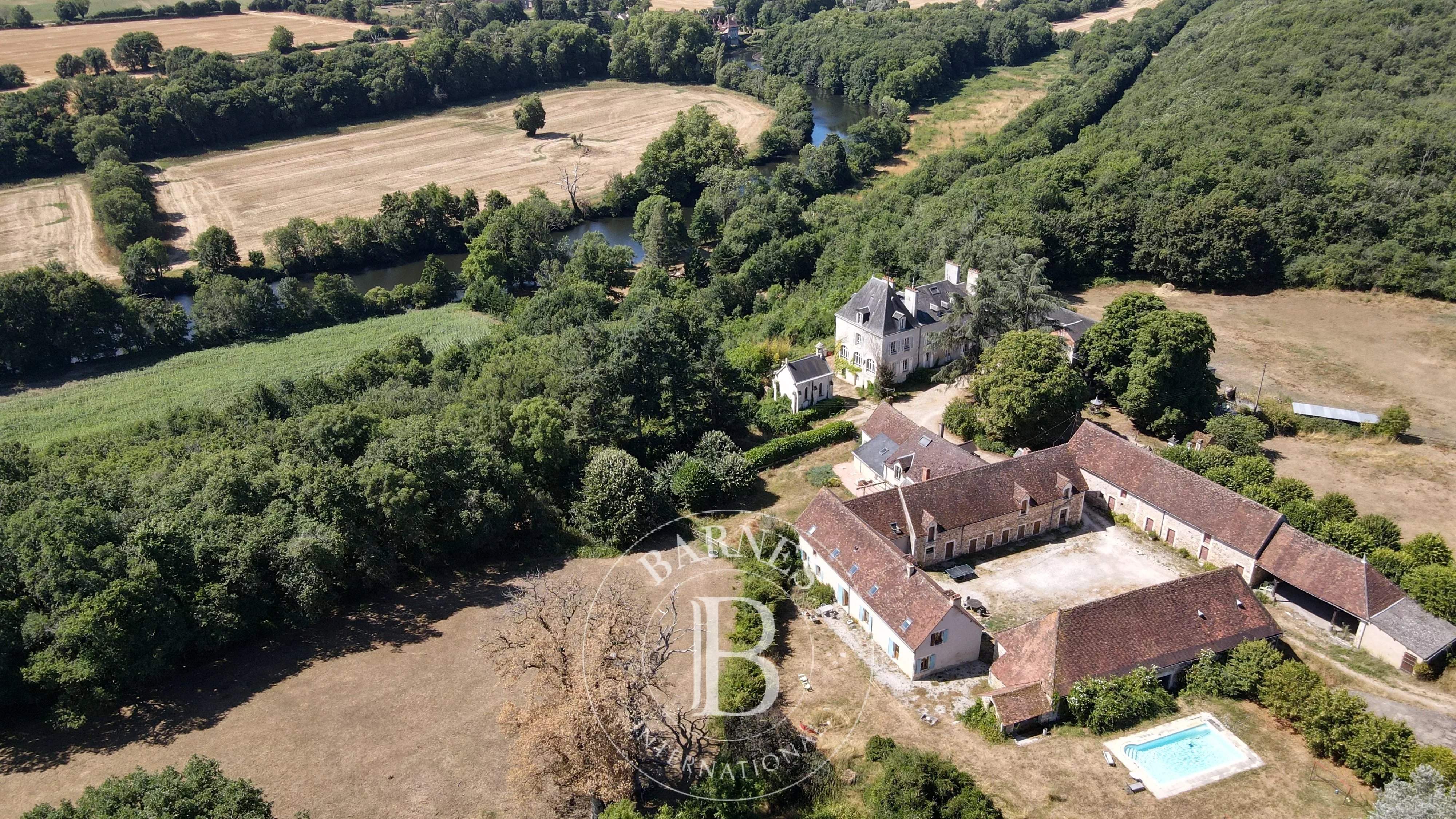 Saint-Gaultier  - Château 15 Pi&egrave;ces 7 Chambres - picture 1