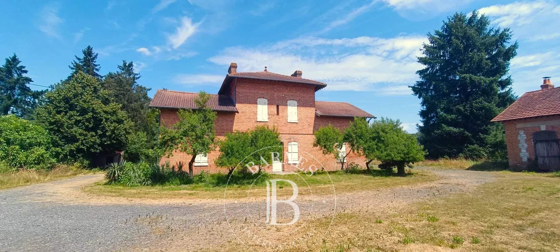 Salbris  - Property 4 Bedrooms - picture 3