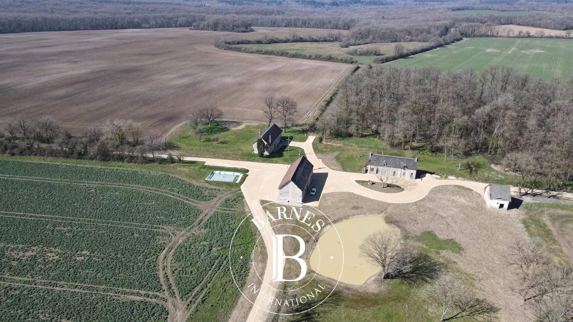 Neuvy-sur-Barangeon  - Property 1 Bedroom - picture 1