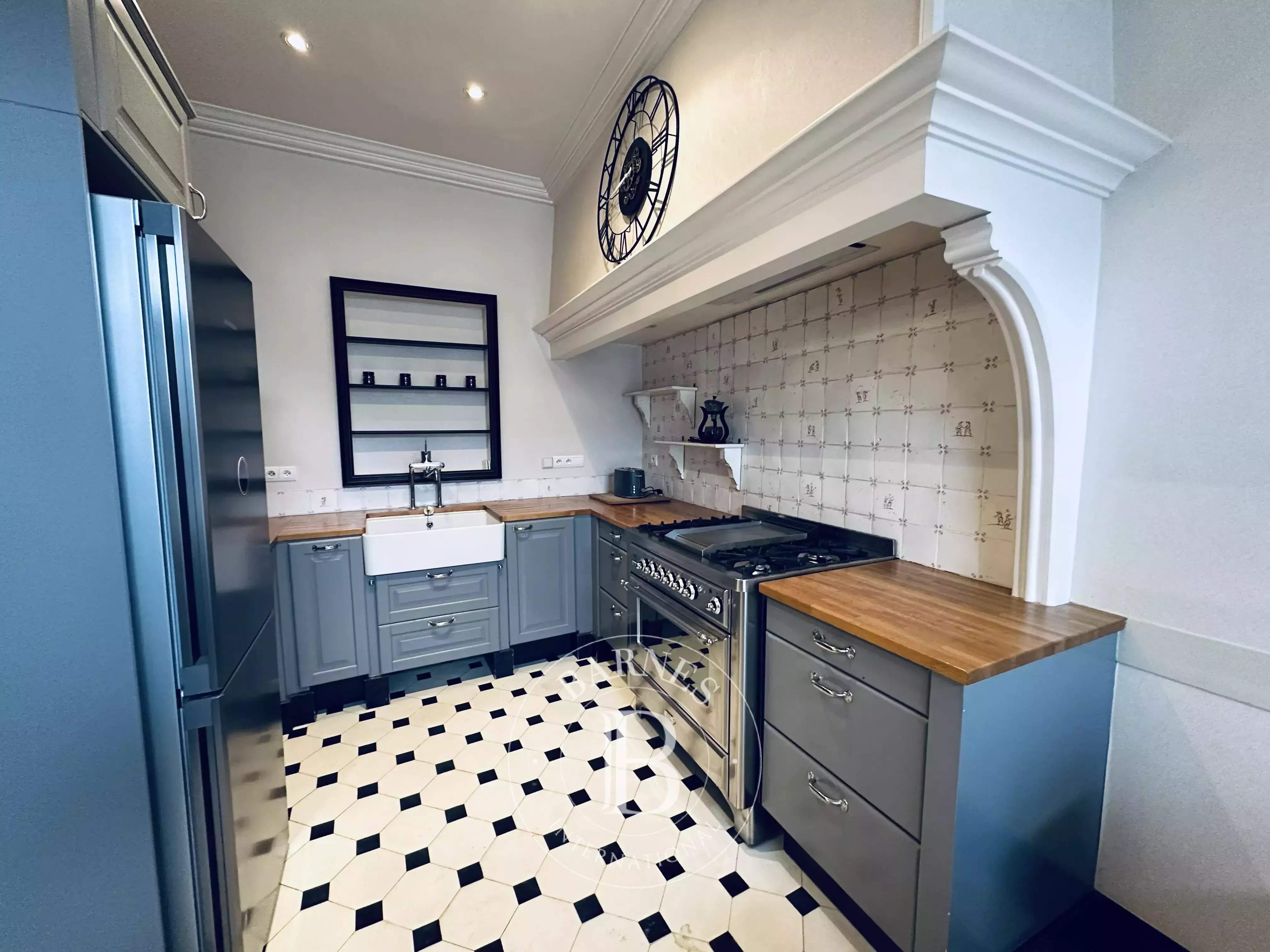 Montargis  - Hôtel particulier 9 Pi&egrave;ces 6 Chambres - picture 6