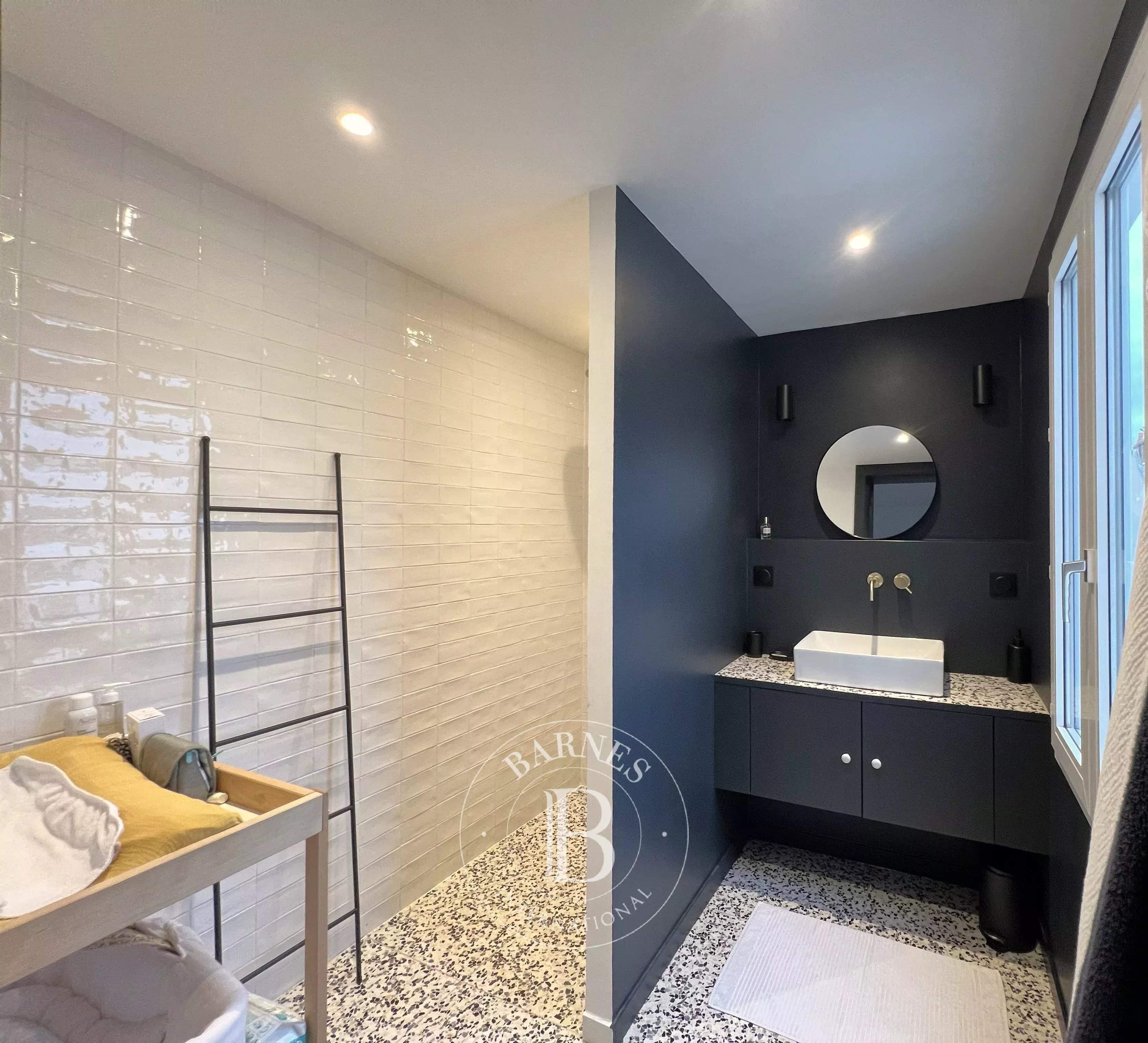 Tours  - Maison de ville 9 Pi&egrave;ces 6 Chambres - picture 13