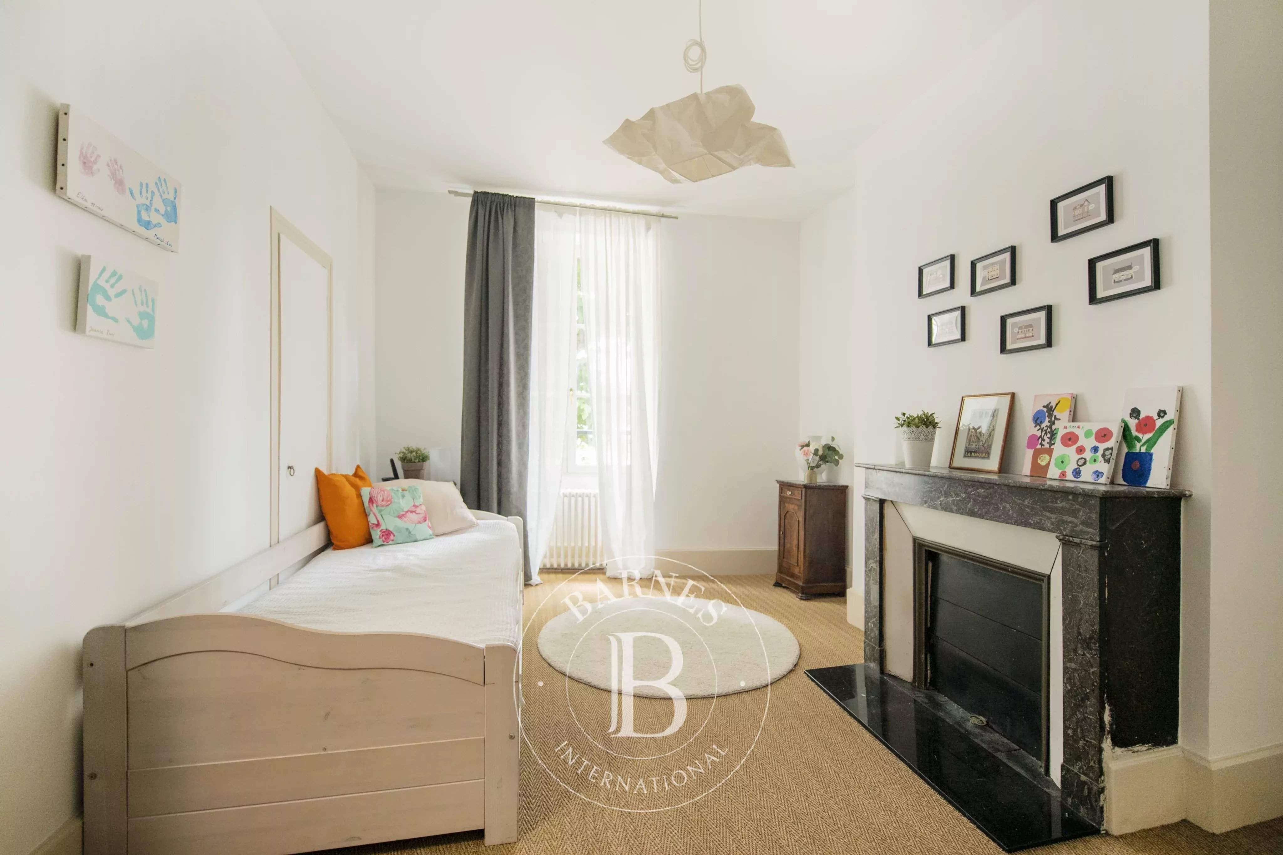 Orléans  - Maison de ville 8 Pi&egrave;ces 5 Chambres - picture 8