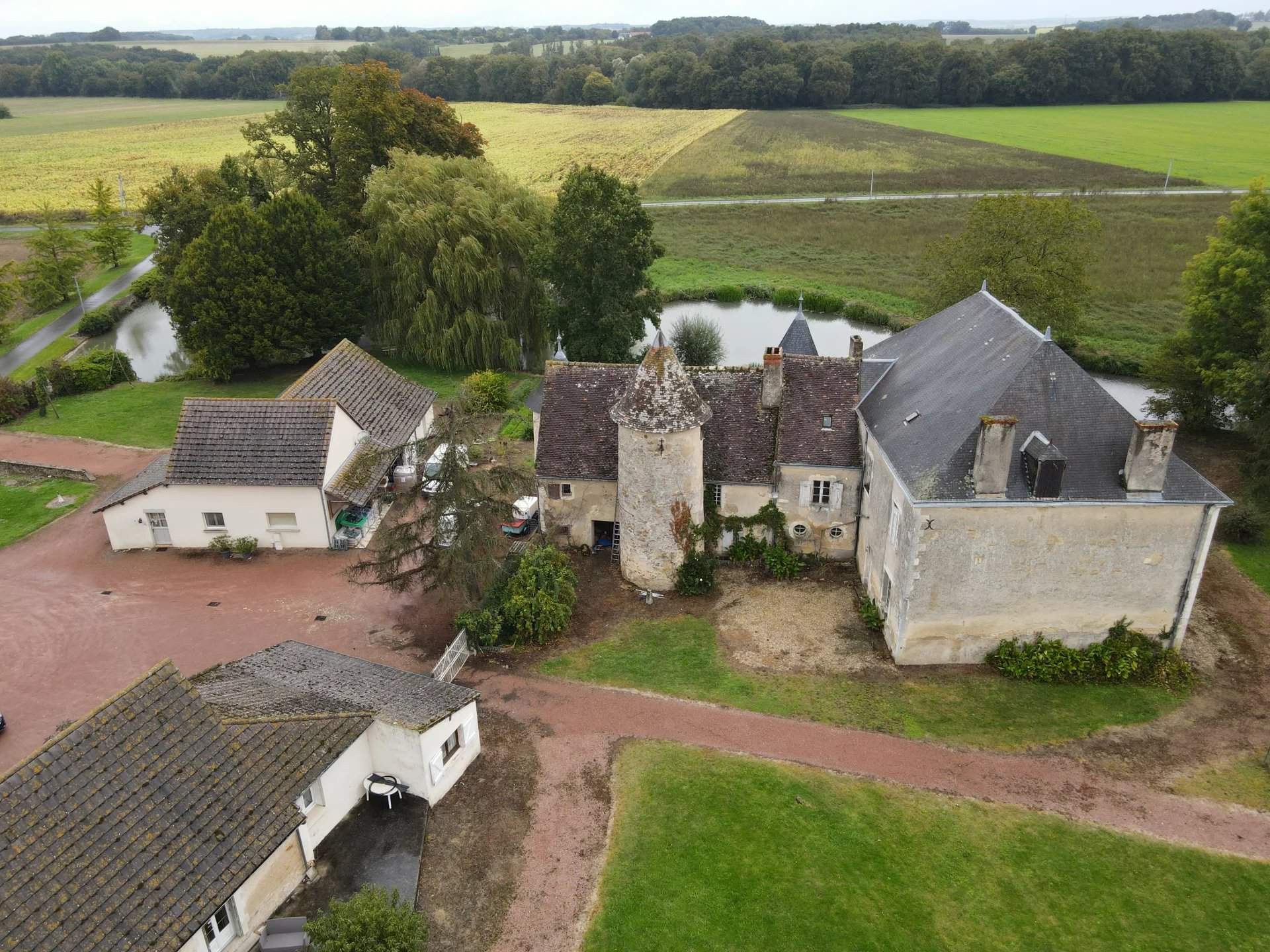 Mézières-en-Brenne  - Propriété 5 Pi&egrave;ces 3 Chambres - picture 9