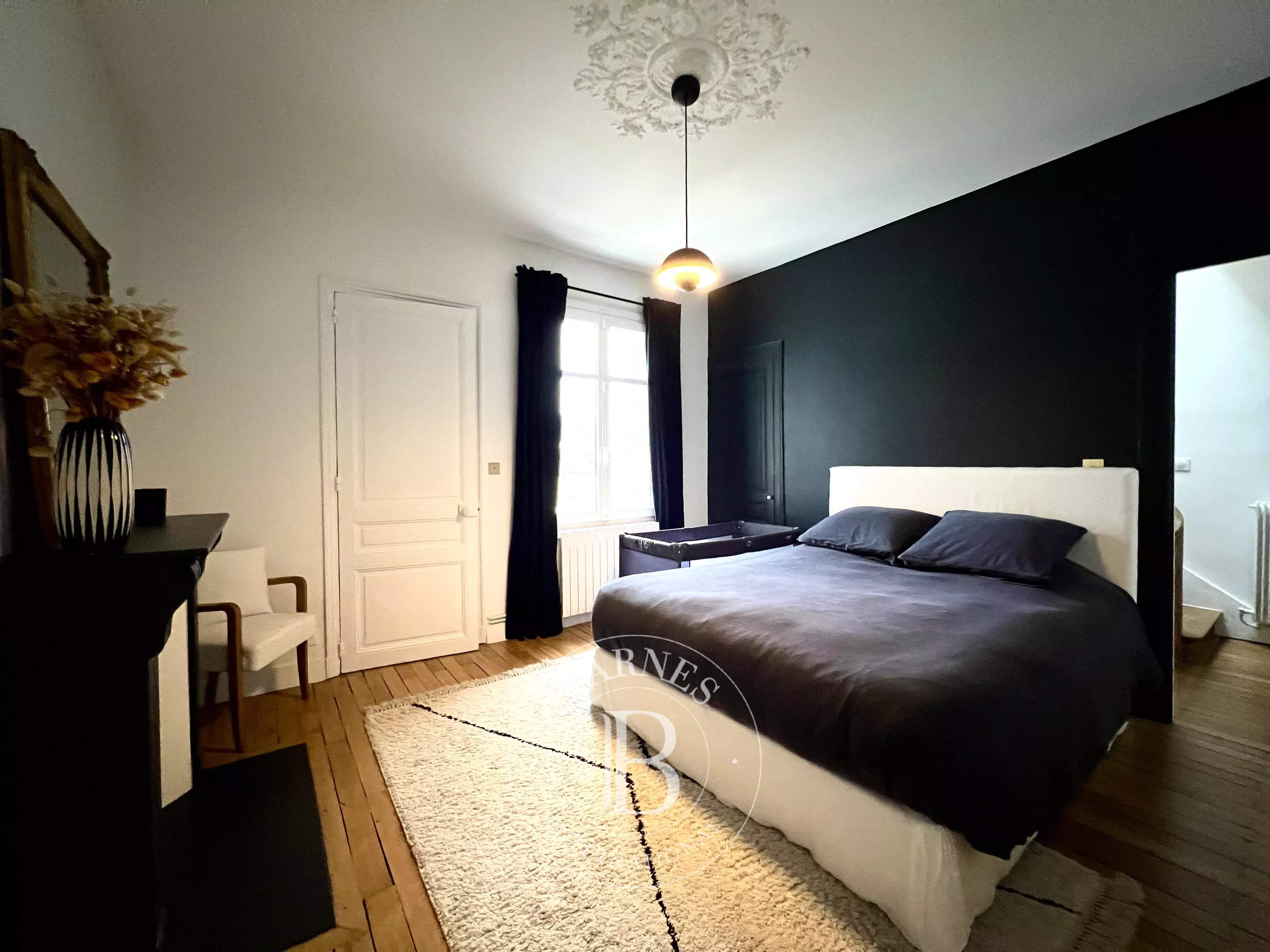 Tours  - Maison de ville 9 Pi&egrave;ces 6 Chambres - picture 7