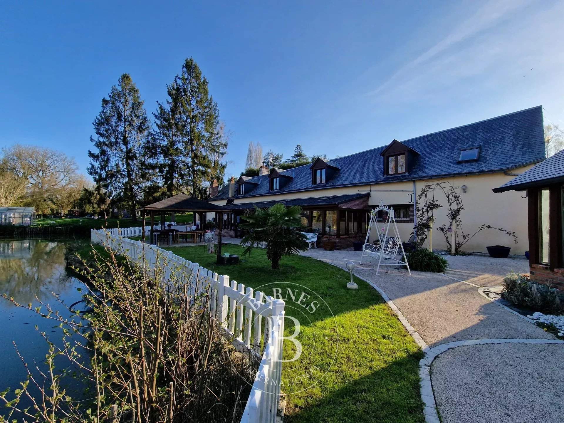 Luceau  - Maison 12 Pi&egrave;ces 9 Chambres - picture 2