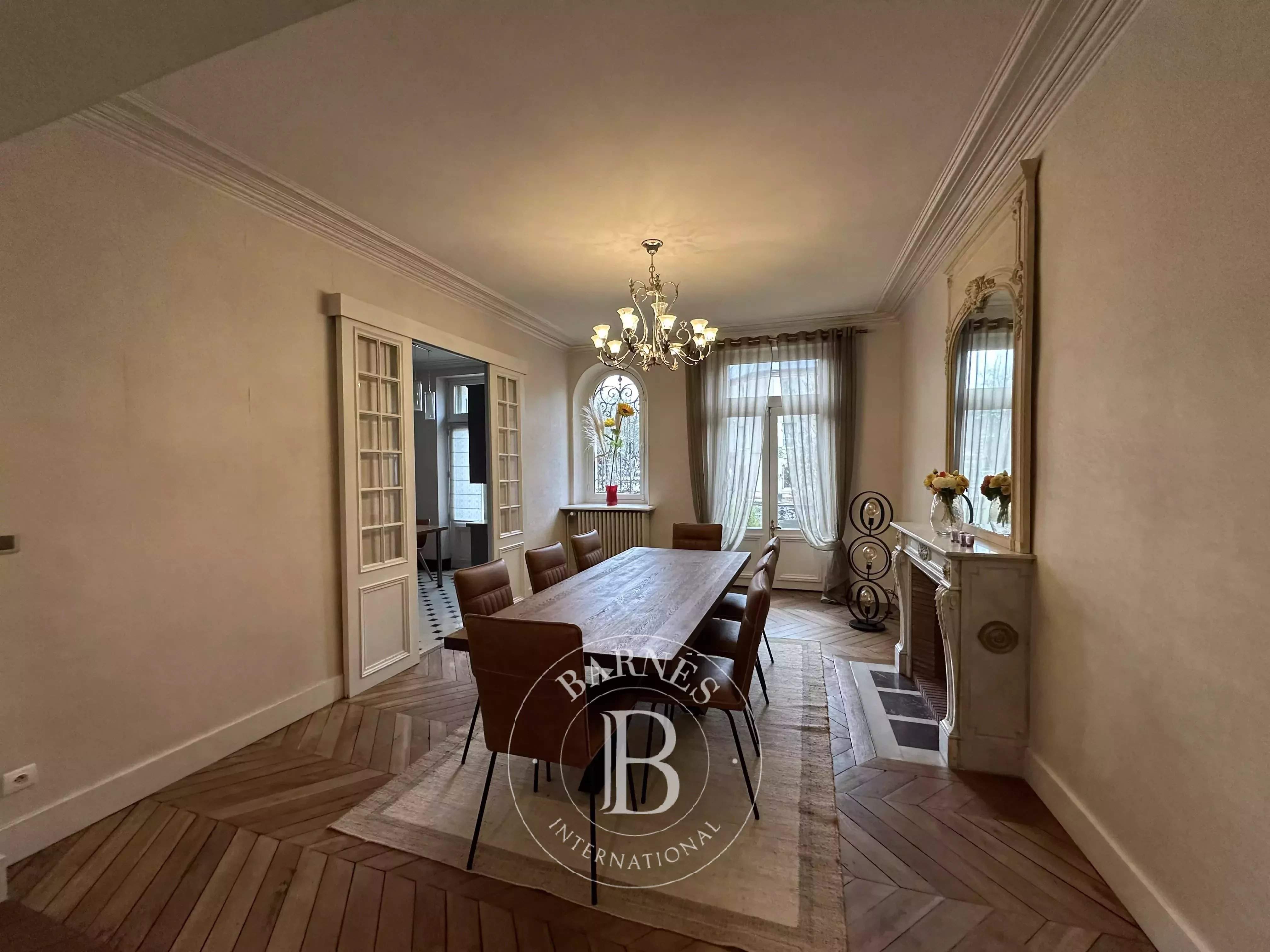 Montargis  - Hôtel particulier 9 Pi&egrave;ces 6 Chambres - picture 1