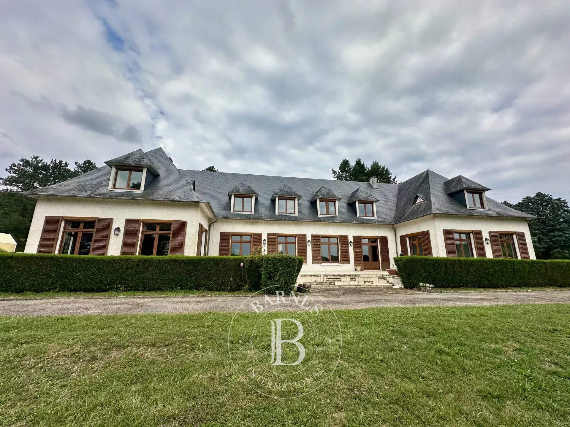 Conflans-sur-Loing  - House 5 Bedrooms - picture 1