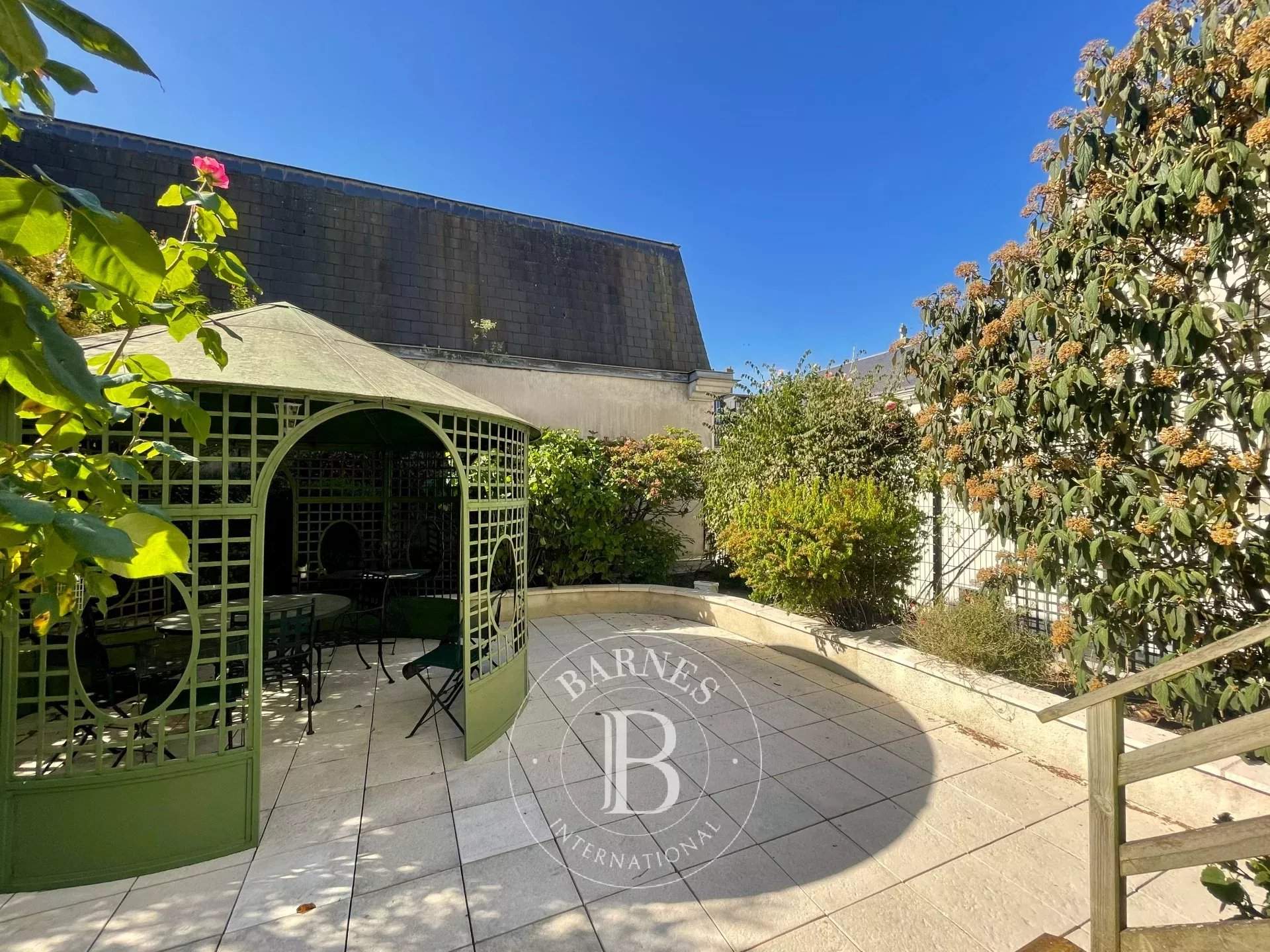 Tours  - Duplex 8 Pi&egrave;ces 3 Chambres - picture 1