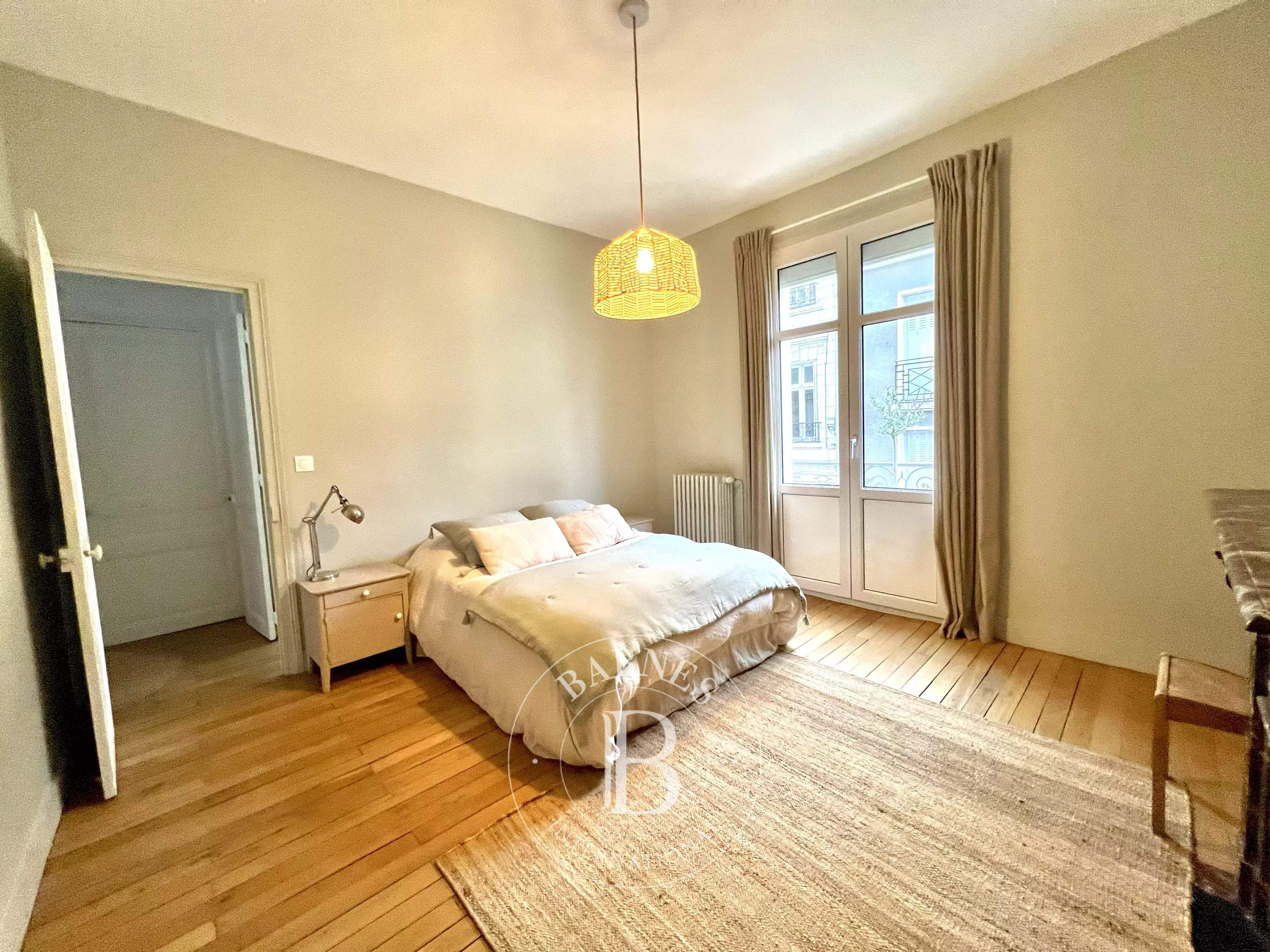 Tours  - Maison de ville 9 Pi&egrave;ces 6 Chambres - picture 9