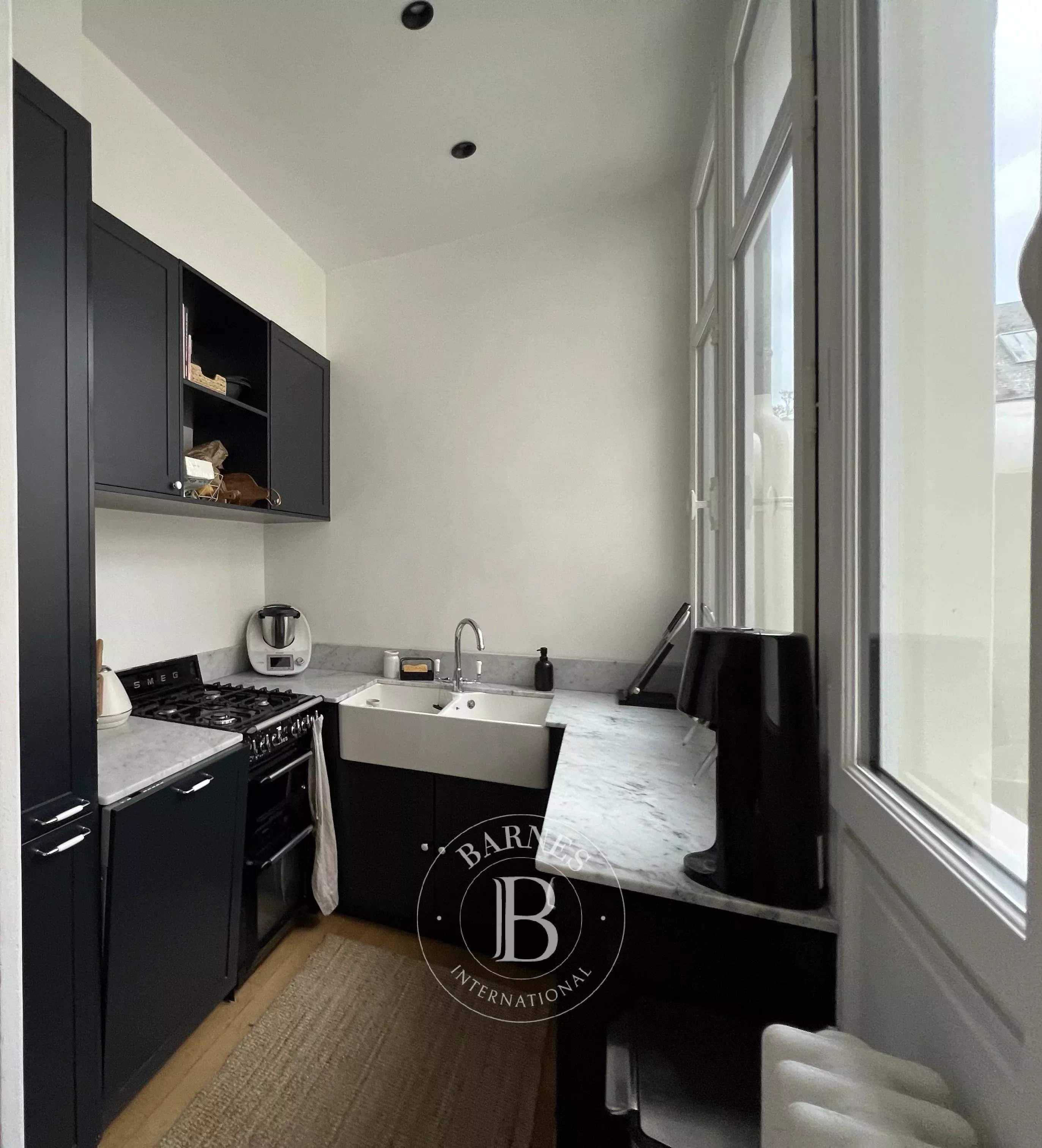 Tours  - Maison de ville 9 Pi&egrave;ces 6 Chambres - picture 5