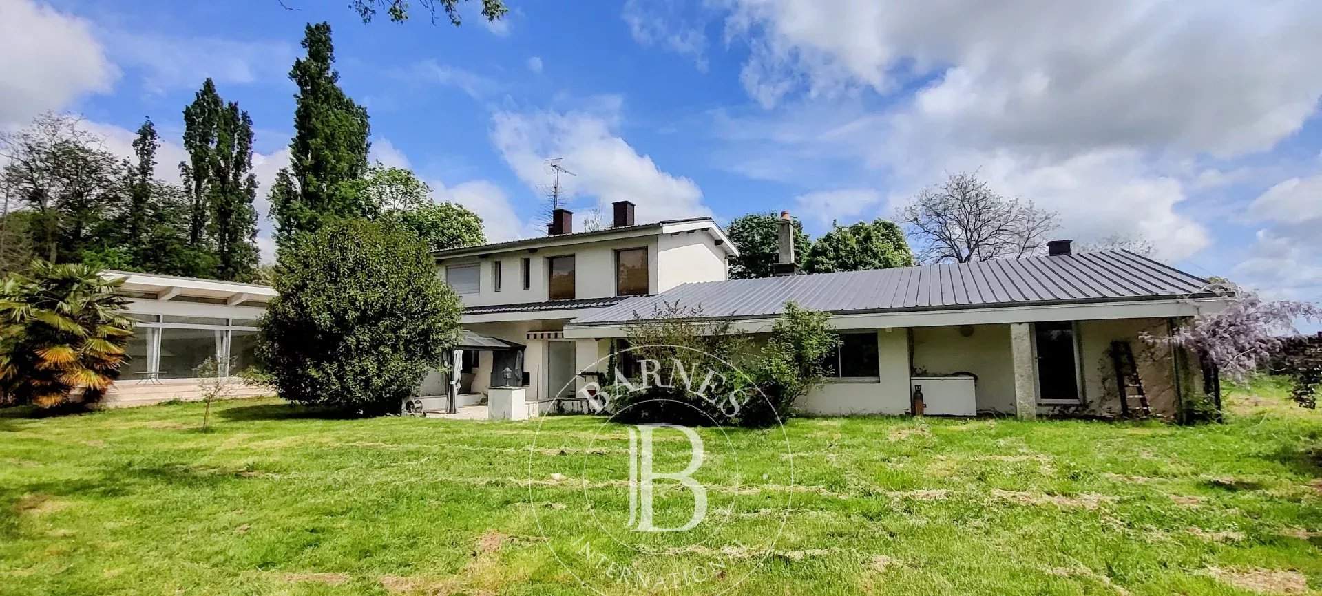 Decize  - Propriété 15 Pi&egrave;ces 6 Chambres - picture 1