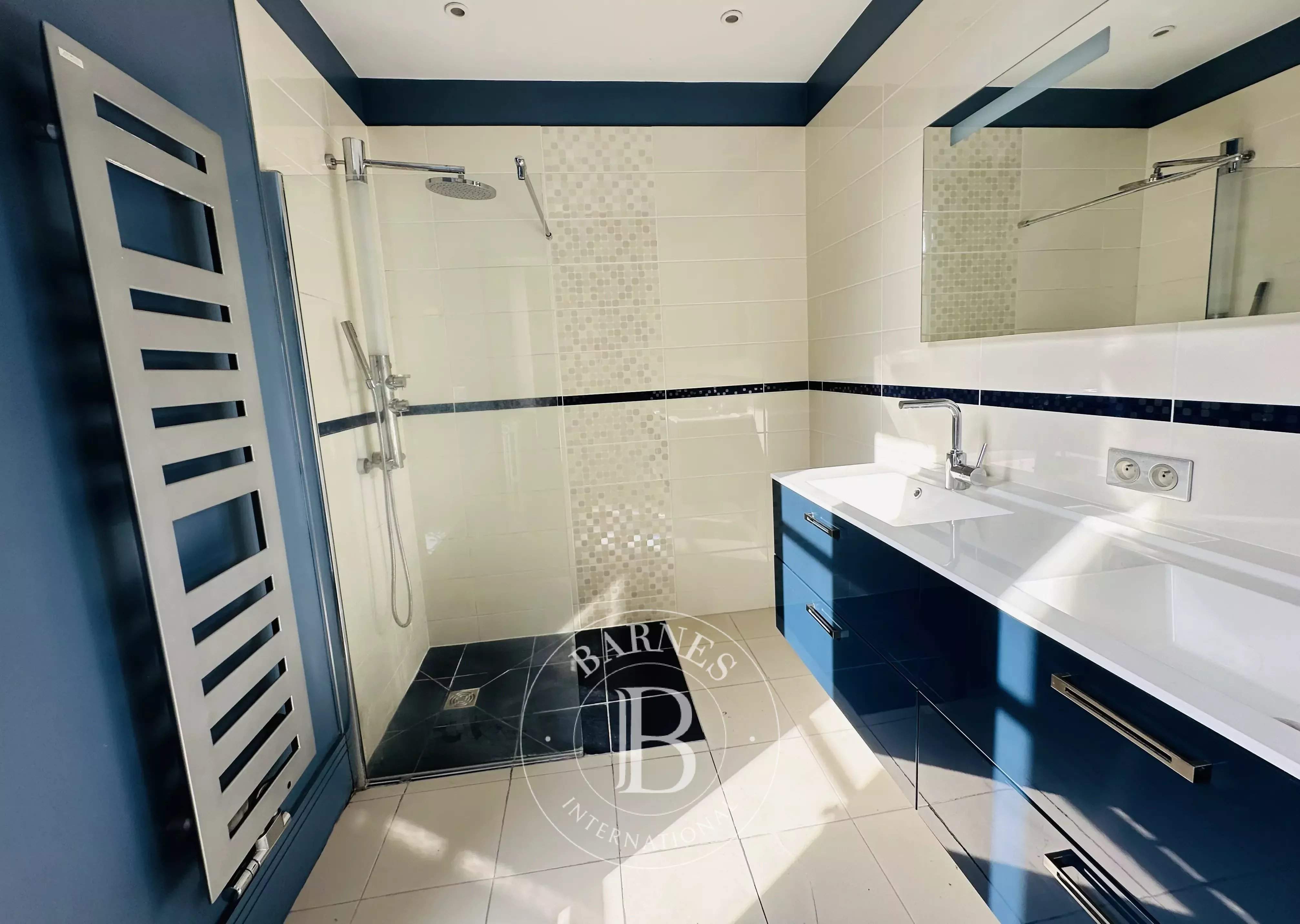 Orléans  - Hôtel particulier 9 Pi&egrave;ces 5 Chambres - picture 8