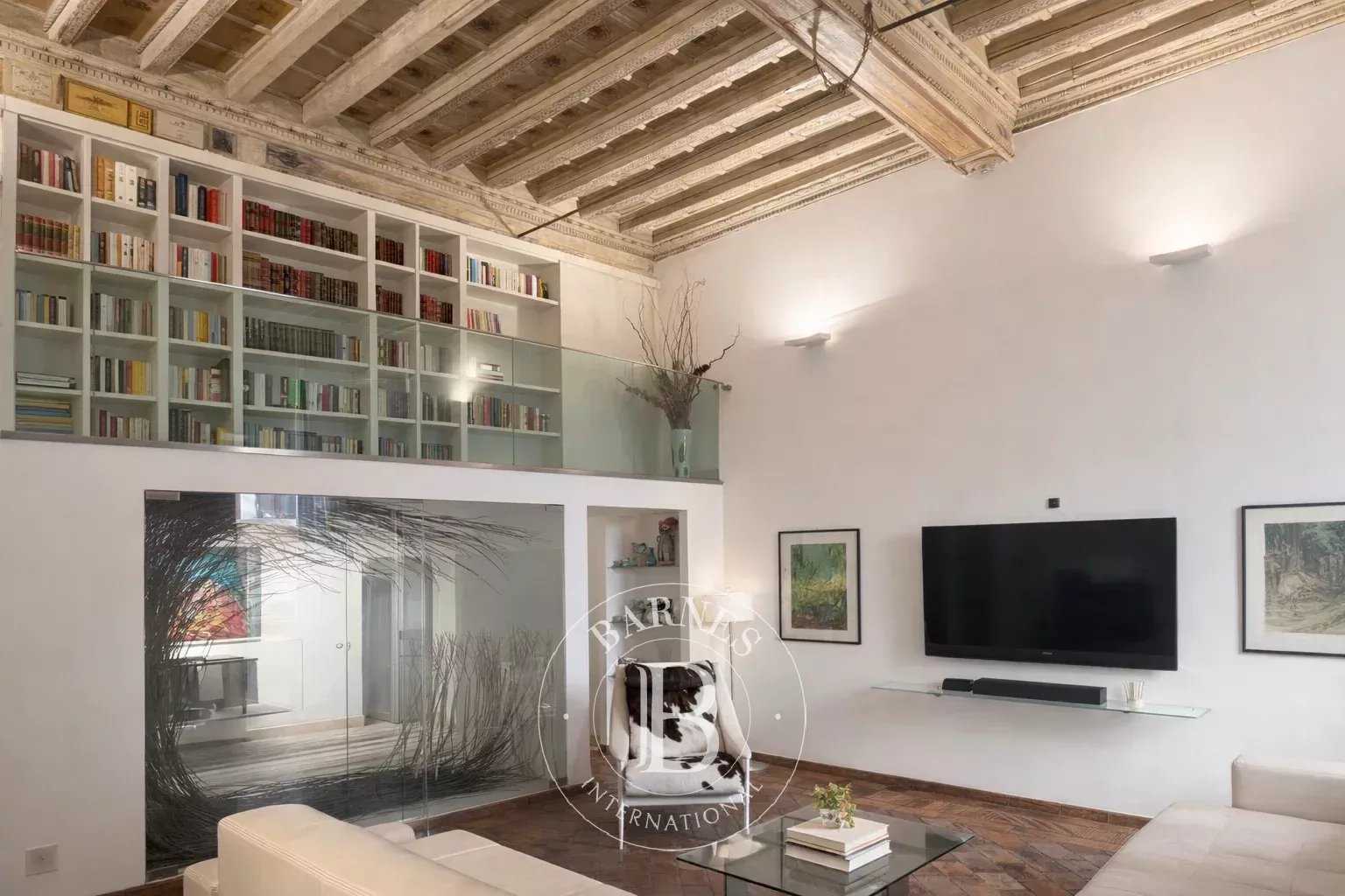 Roma  - Appartement 6 Pi&egrave;ces 3 Chambres