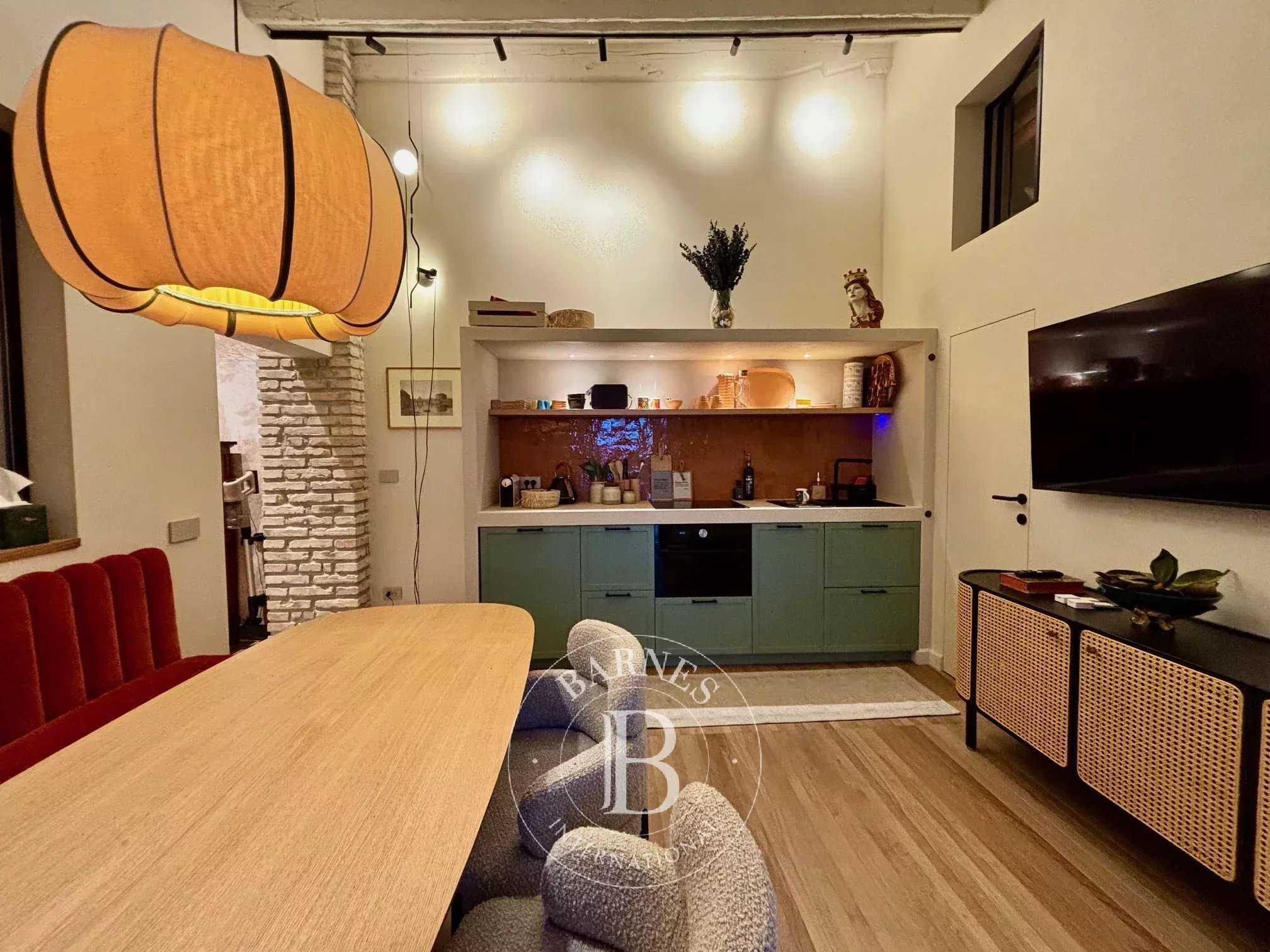 Roma  - Piso 2 Cuartos, 1 Habitacion