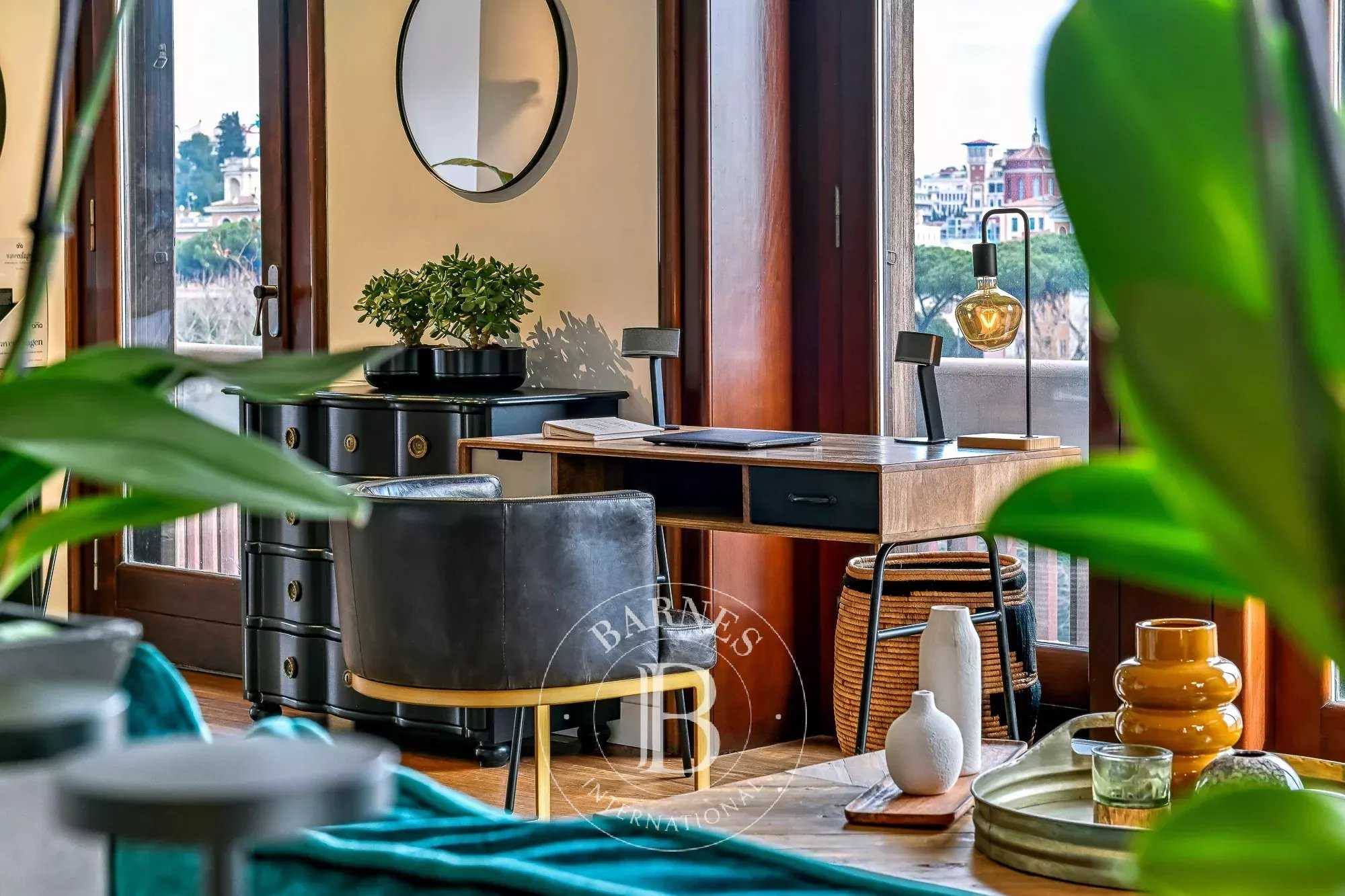 Roma  - Penthouse  3 Chambres