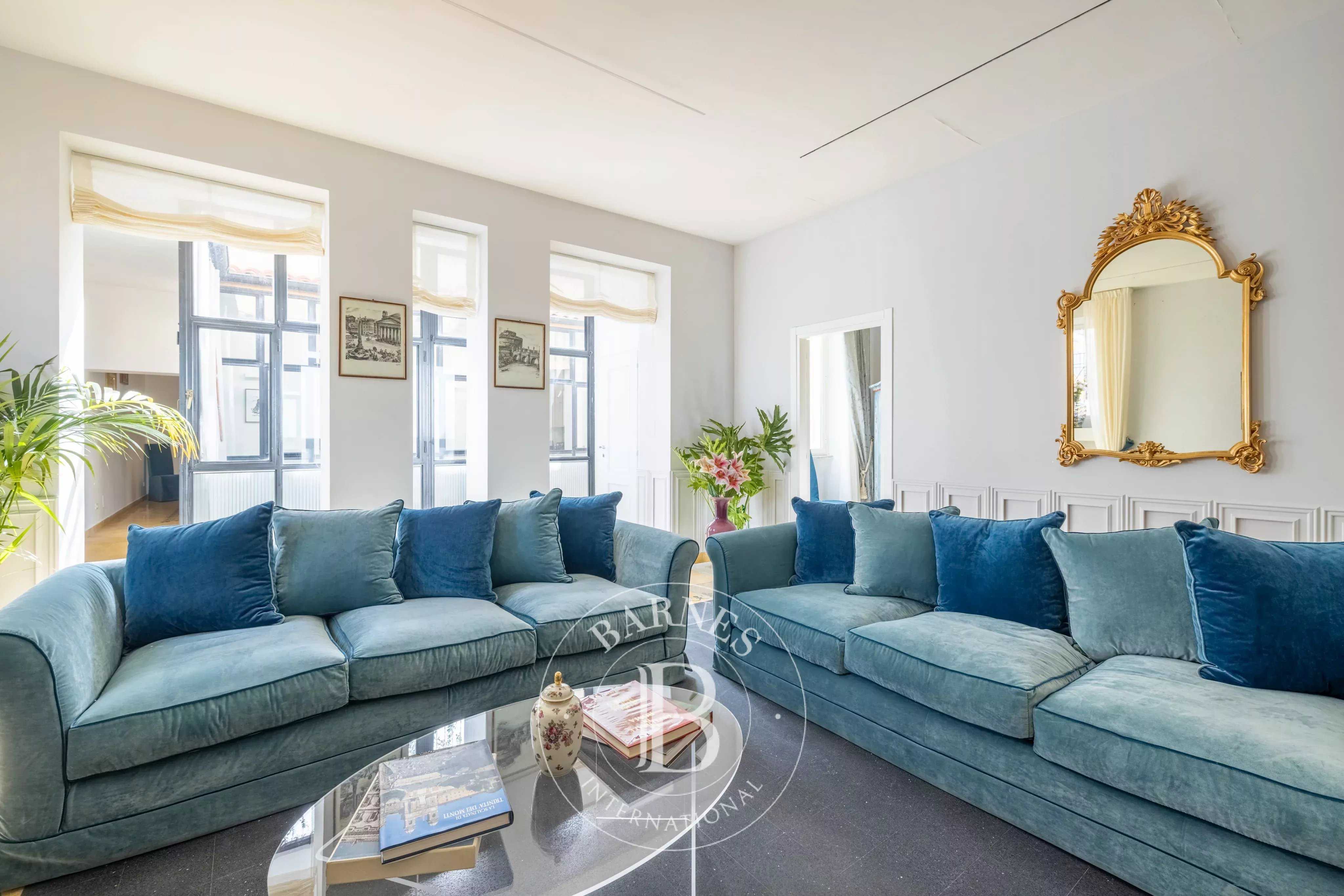 Roma  - Ático 9 Cuartos 3 Habitaciones