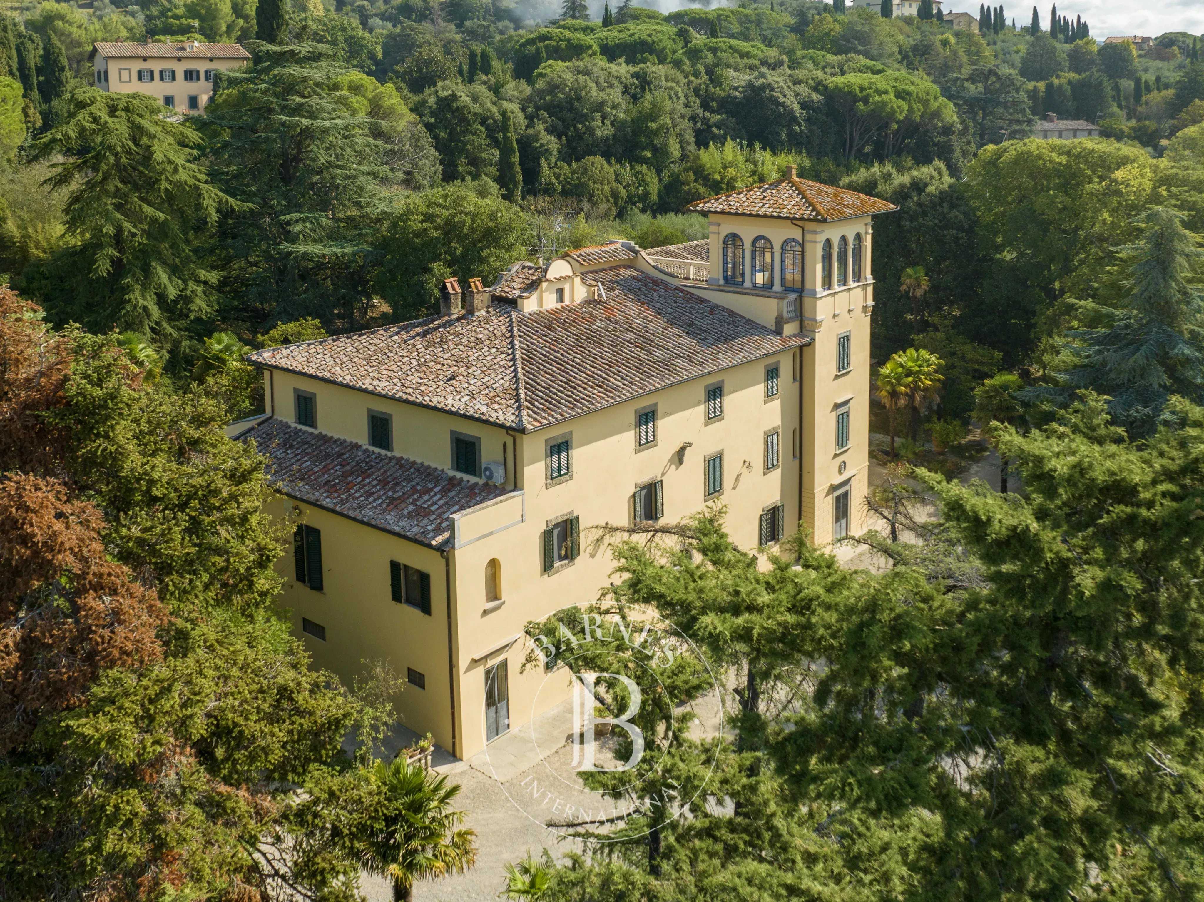 Cortona  - Villa 33 Pi&egrave;ces 20 Chambres