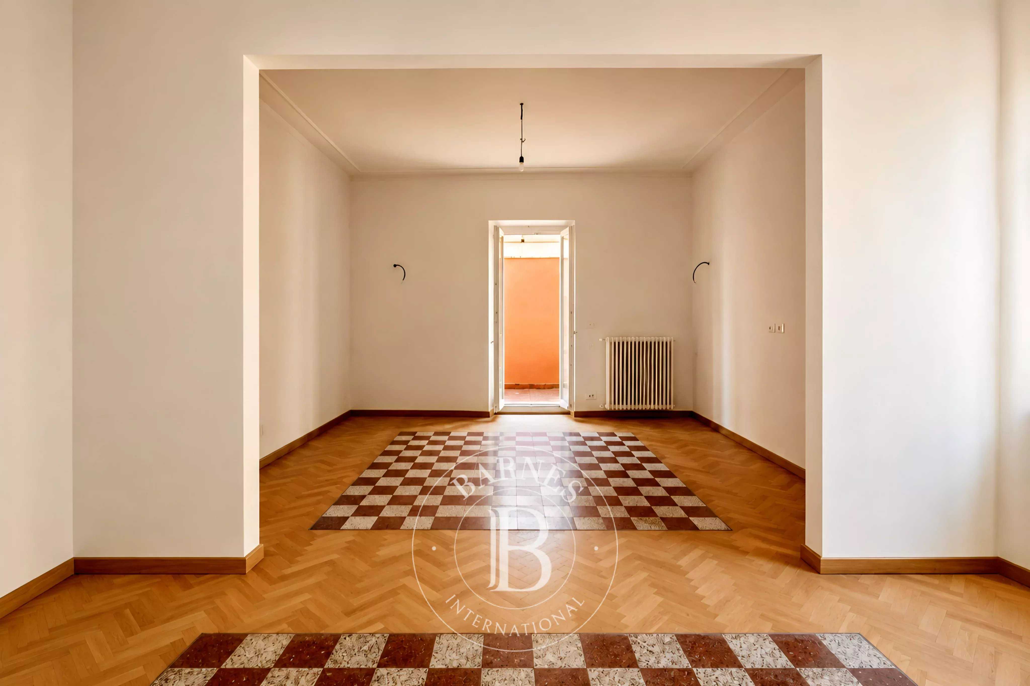 Roma  - Appartement 4 Pi&egrave;ces 2 Chambres
