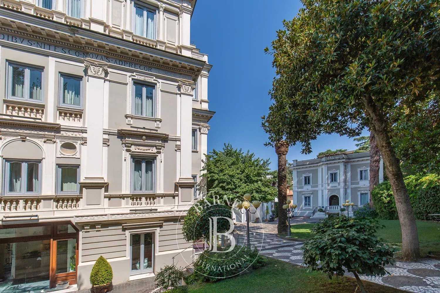 Frascati  - Hôtel 40 Pièces