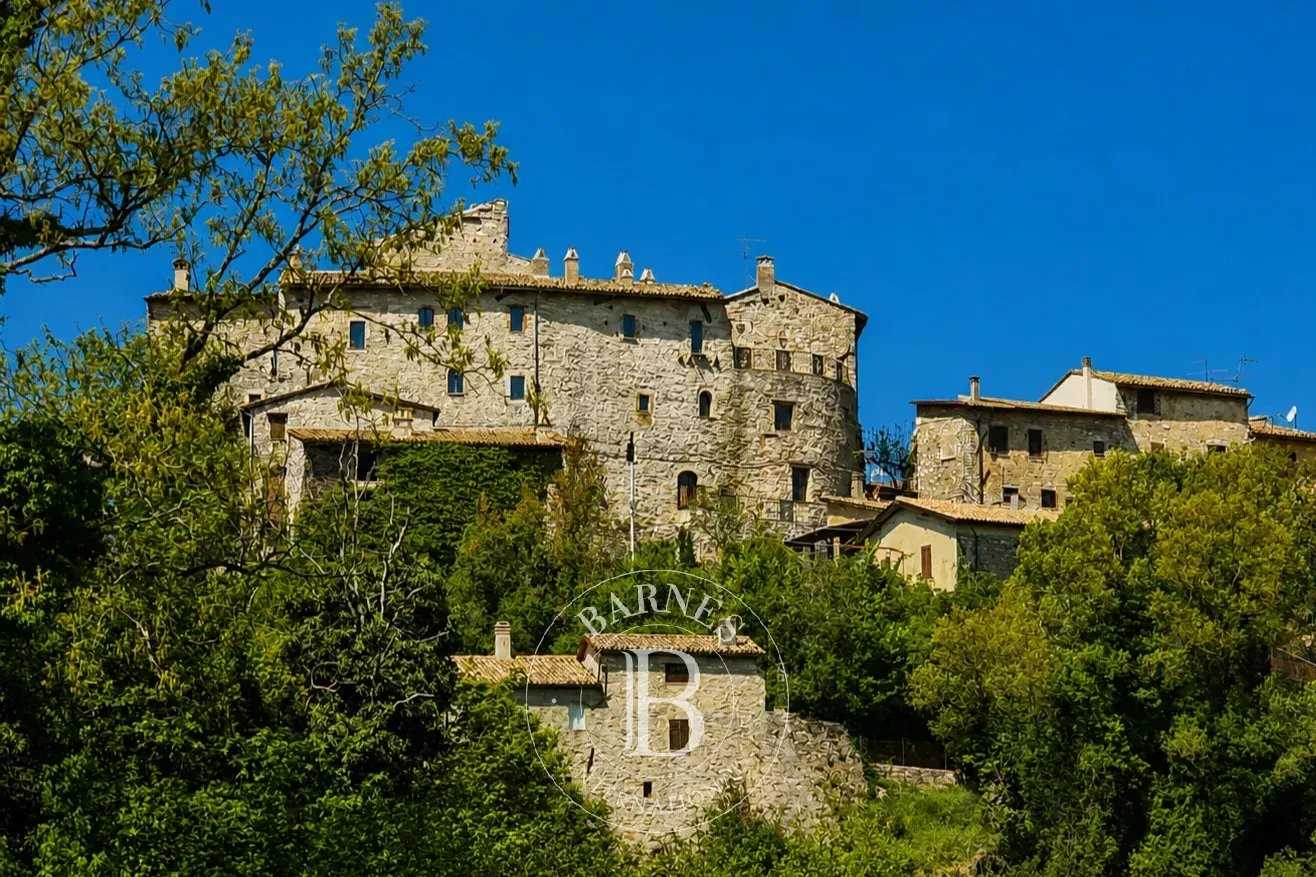 Spoleto  - Château 12 Pi&egrave;ces 12 Chambres