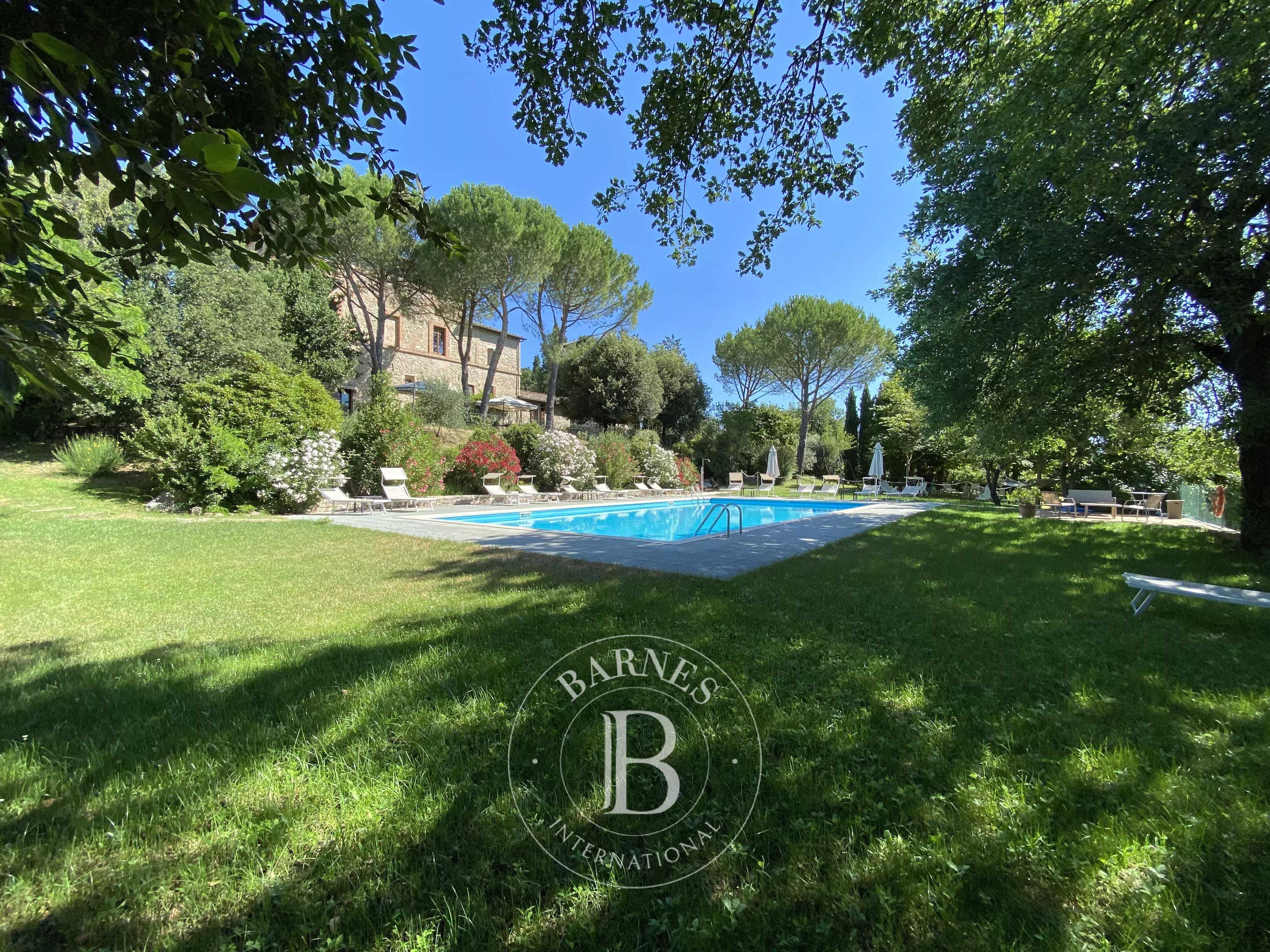 Corciano  - Manor house 20 Bedrooms