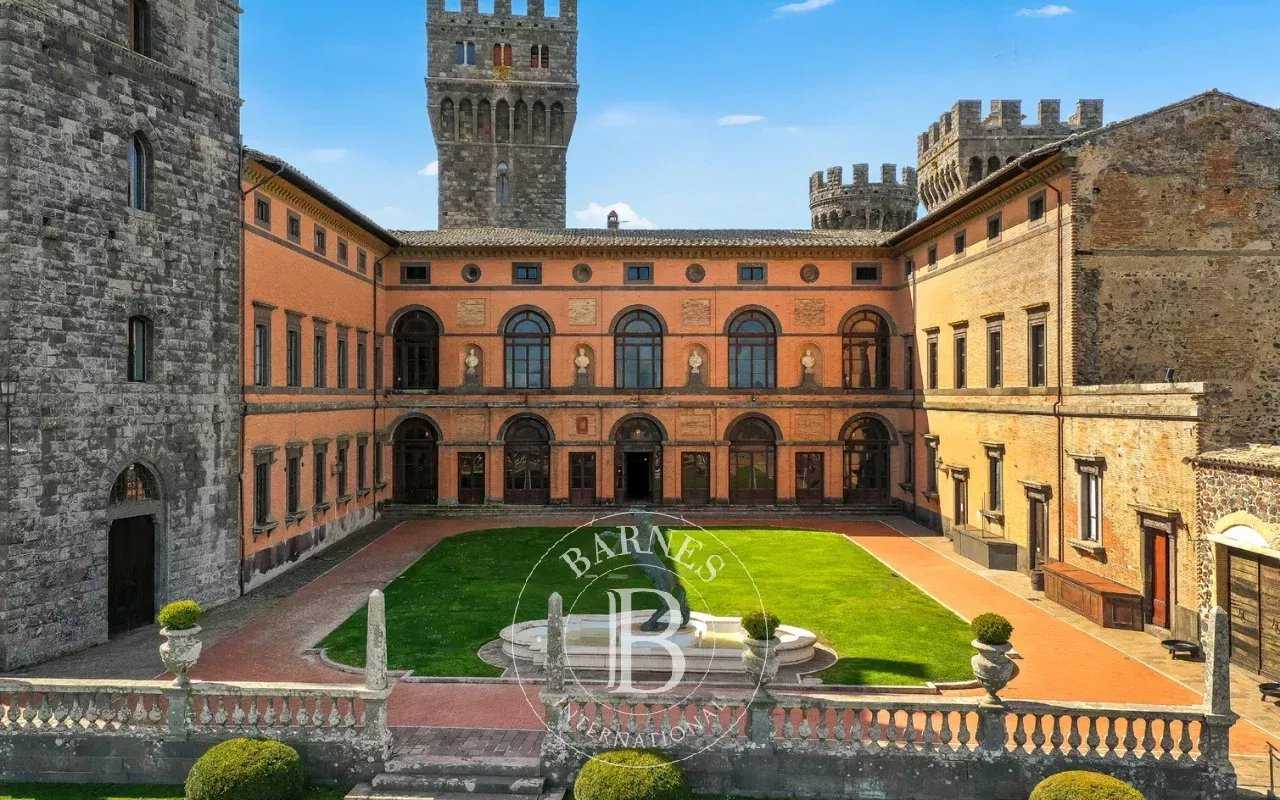 Acquapendente  - Château 35 Pi&egrave;ces 15 Chambres