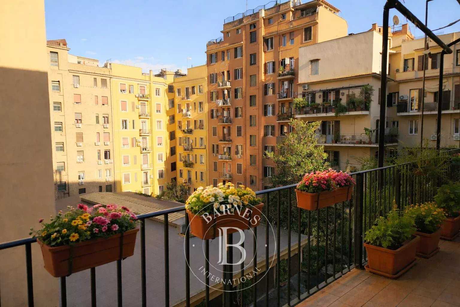 Roma  - Appartement 6 Pi&egrave;ces 3 Chambres