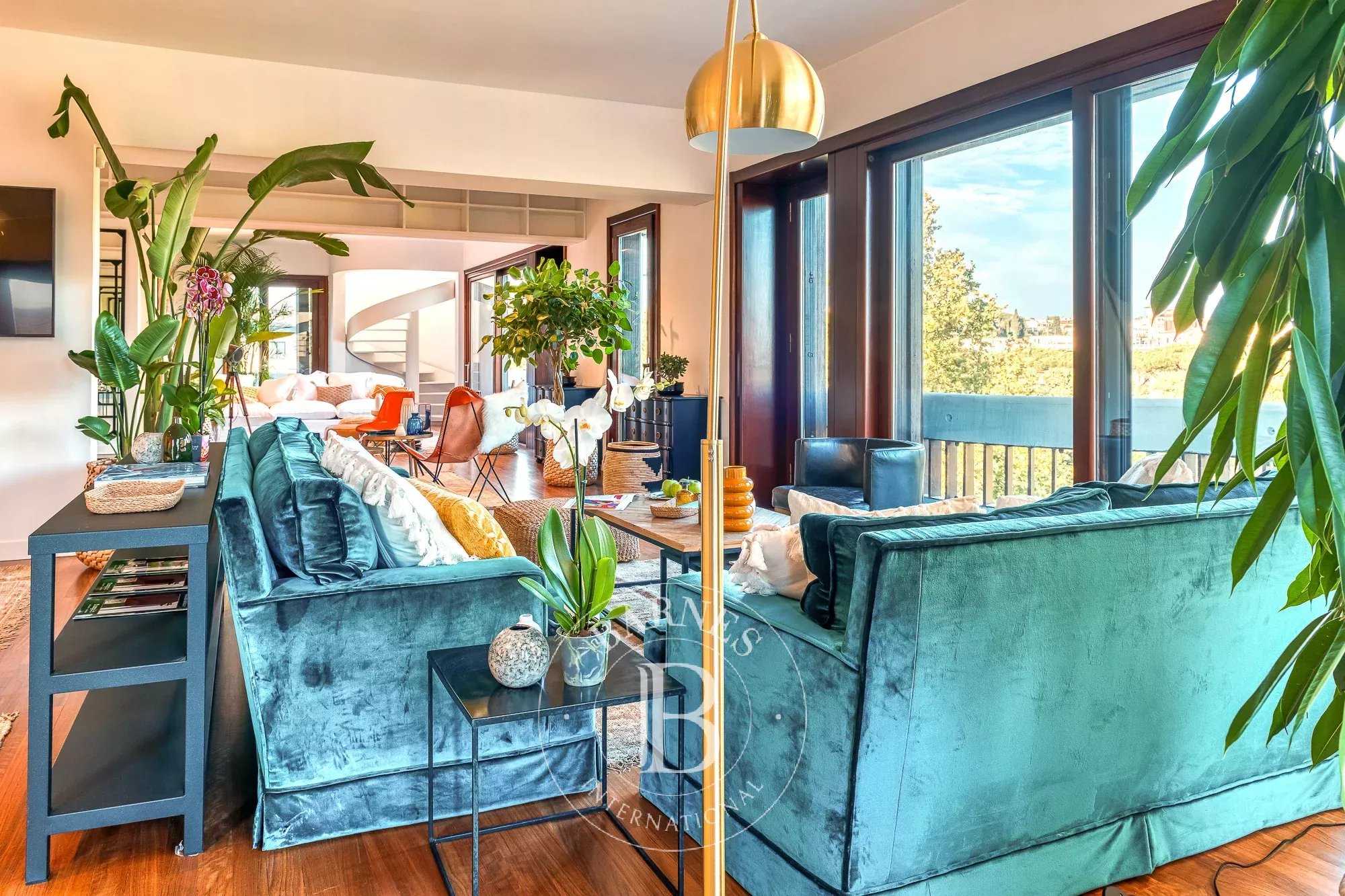 Roma  - Penthouse  3 Chambres