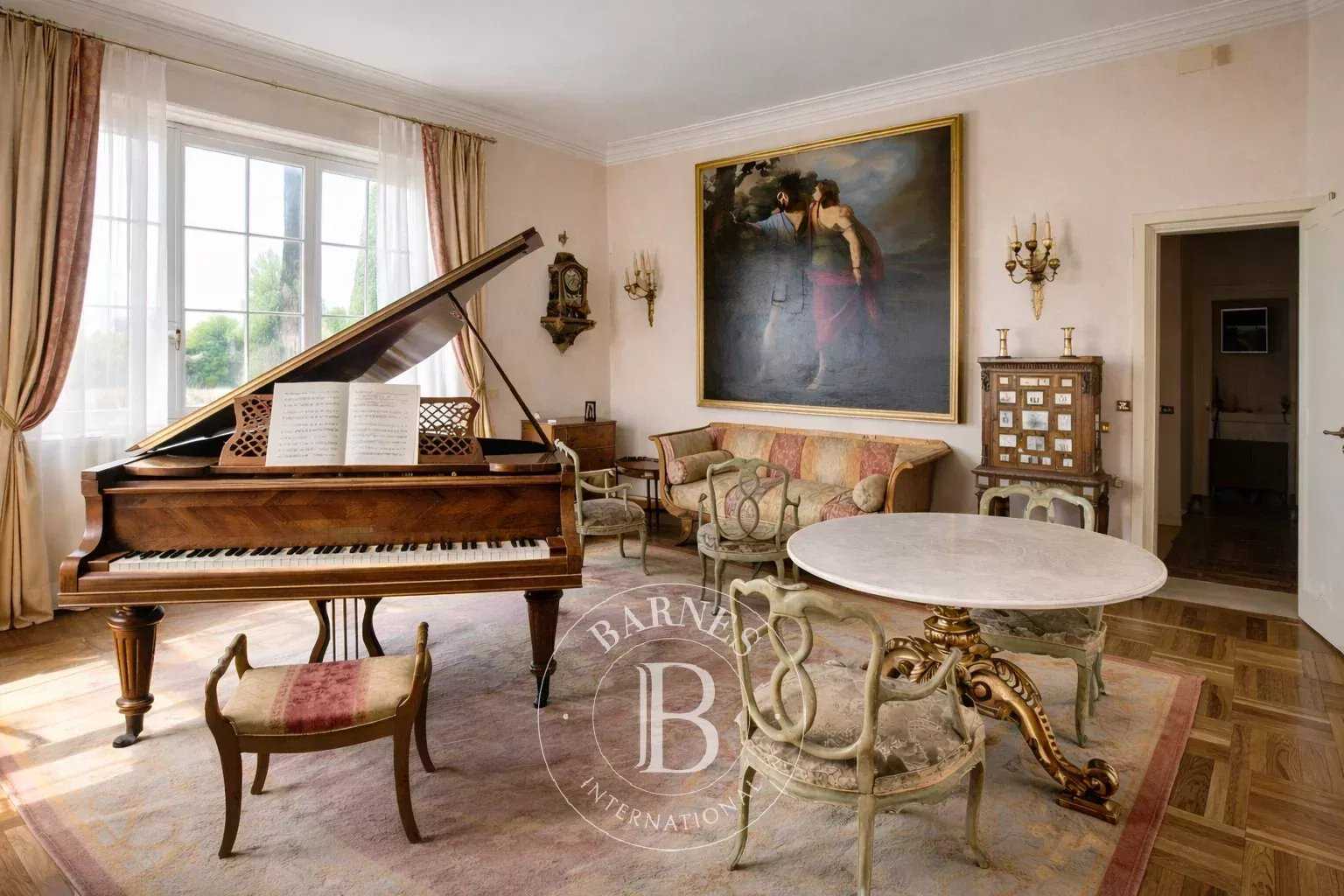 Roma  - Villa 15 Pi&egrave;ces 14 Chambres