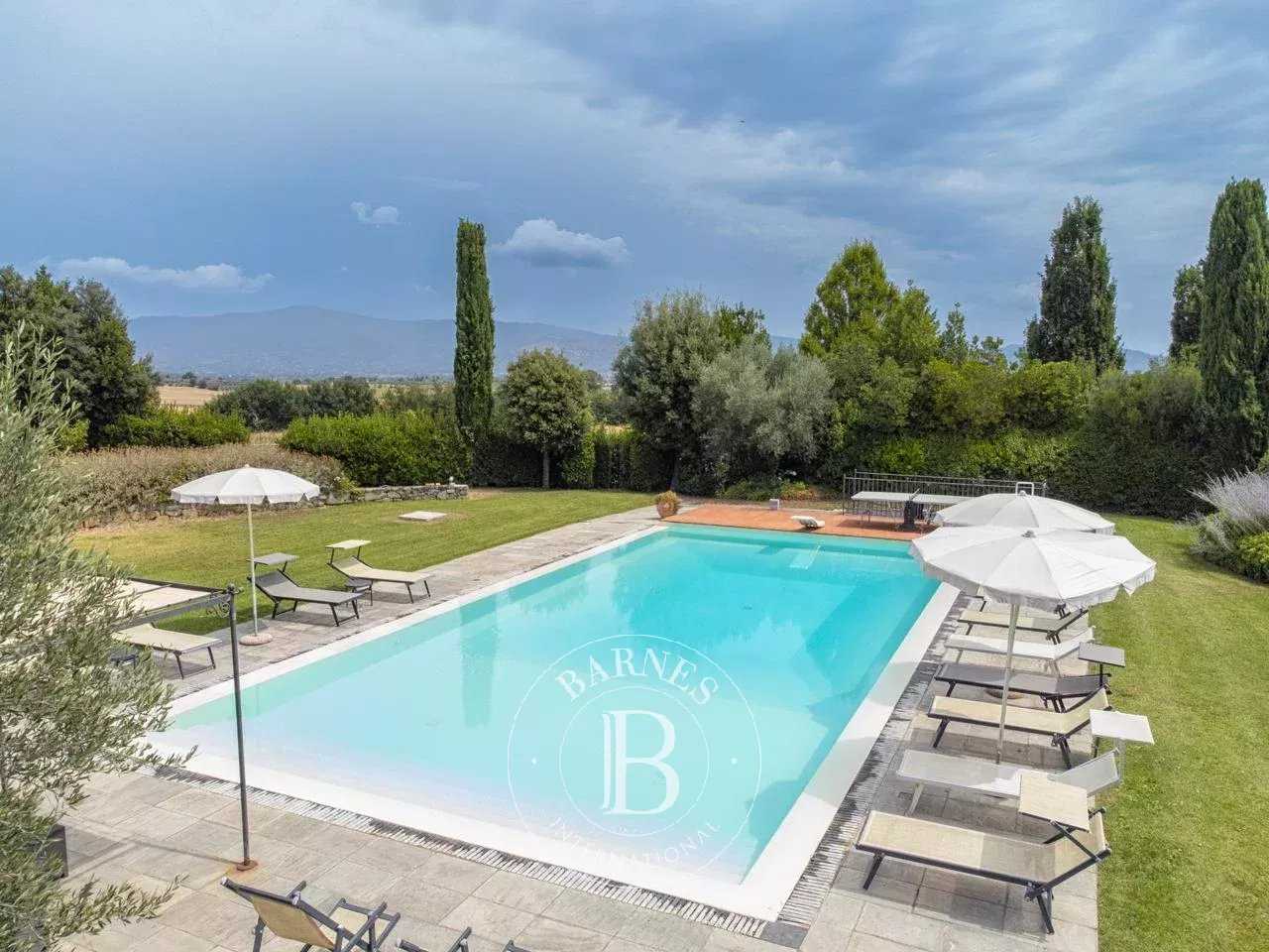 Cortona  - Chaumière 50 Pi&egrave;ces 30 Chambres