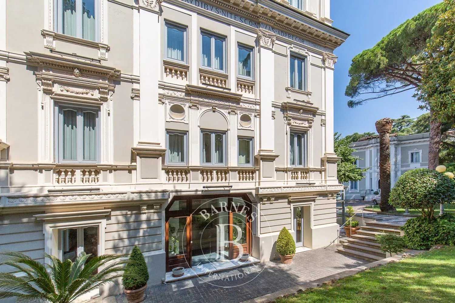 Frascati  - Hôtel 40 Pièces