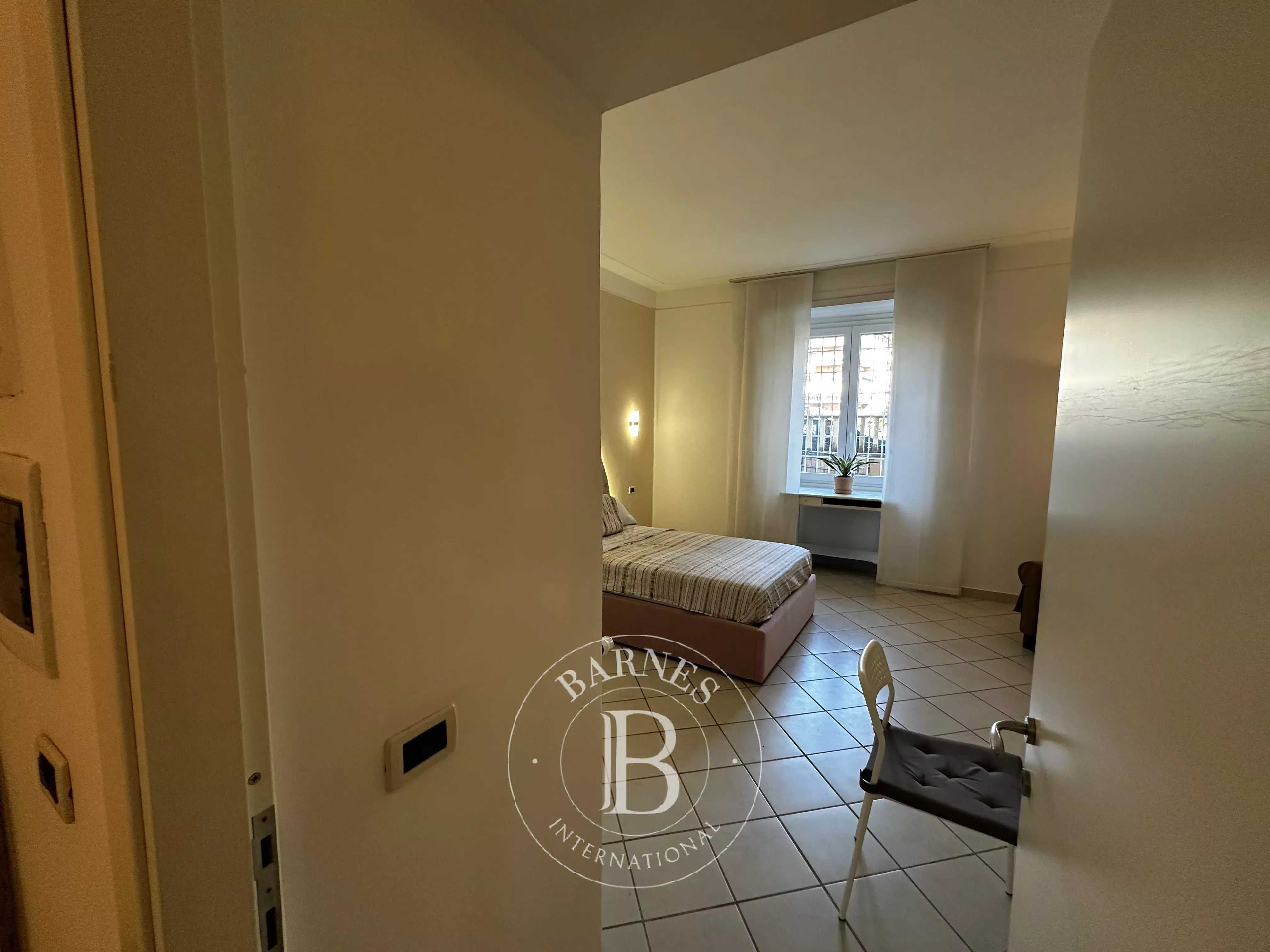 Roma  - Piso 1 Cuarto, 1 Habitacion